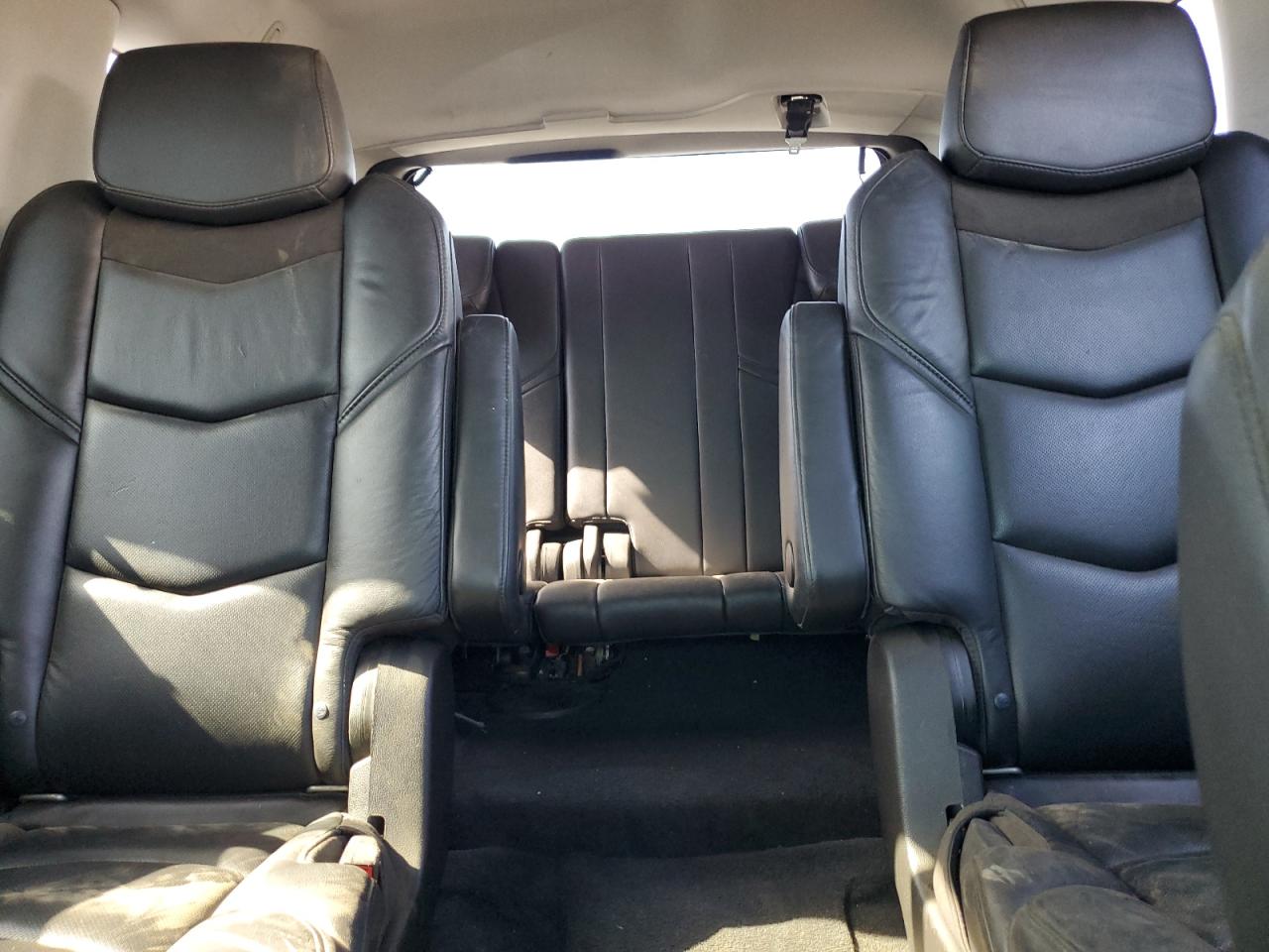 2018 Cadillac Escalade Белый vin: 1GYS3AKJ2JR189124