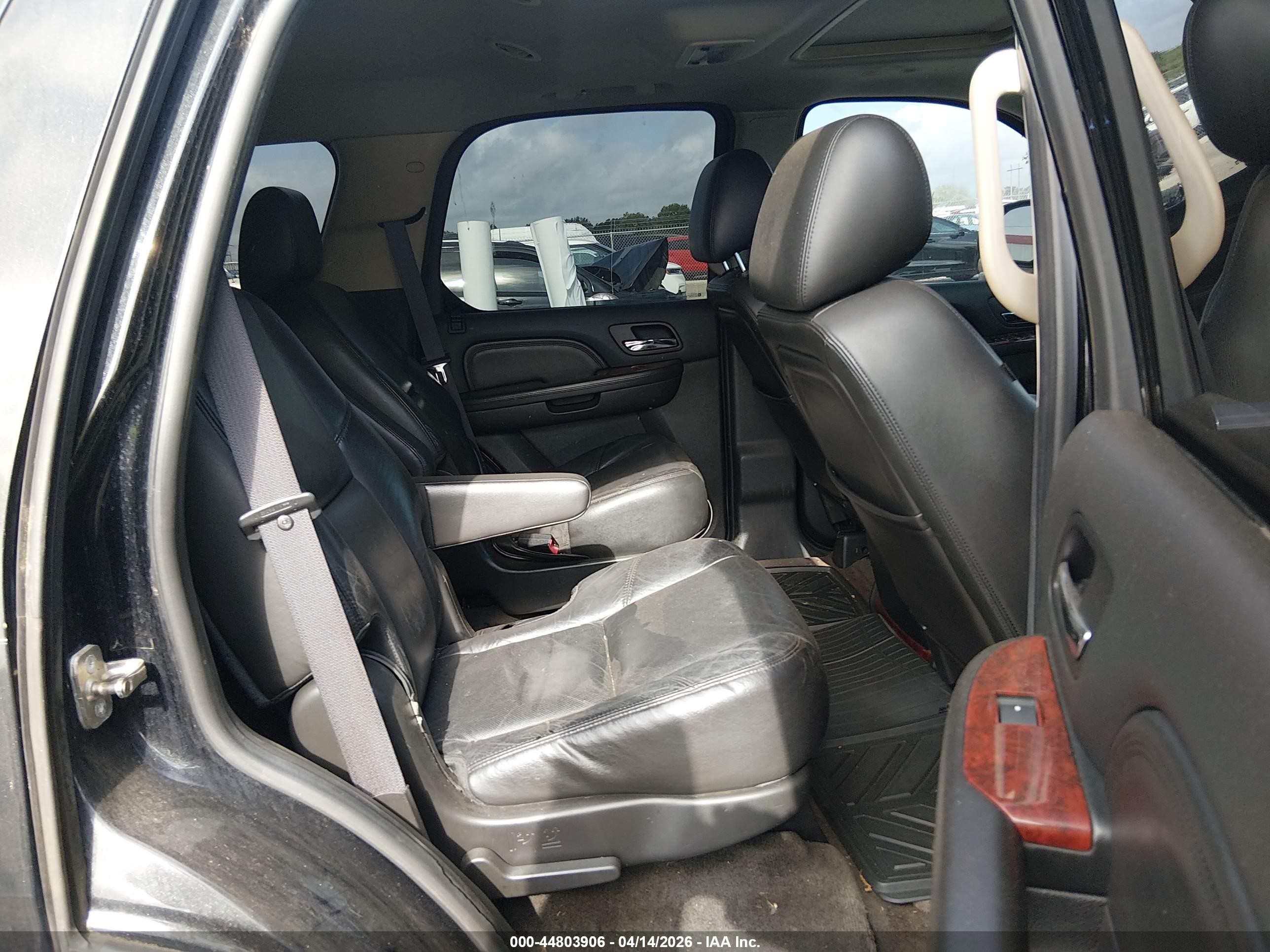 2011 Cadillac Escalade Luxury Black vin: 1GYS3BEF1BR272963