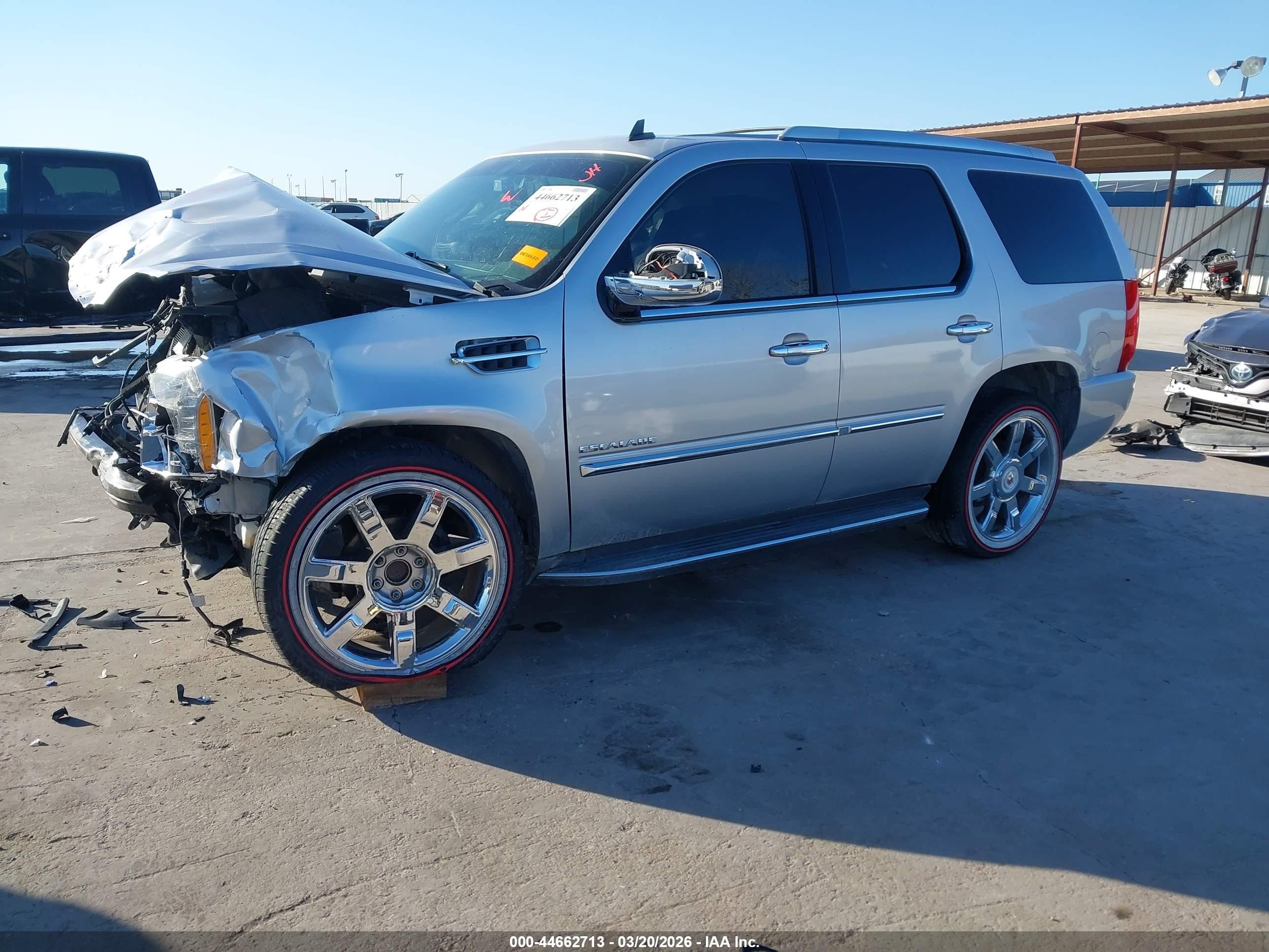 2014 Cadillac Escalade Luxury Silver vin: 1GYS3BEF1ER169756