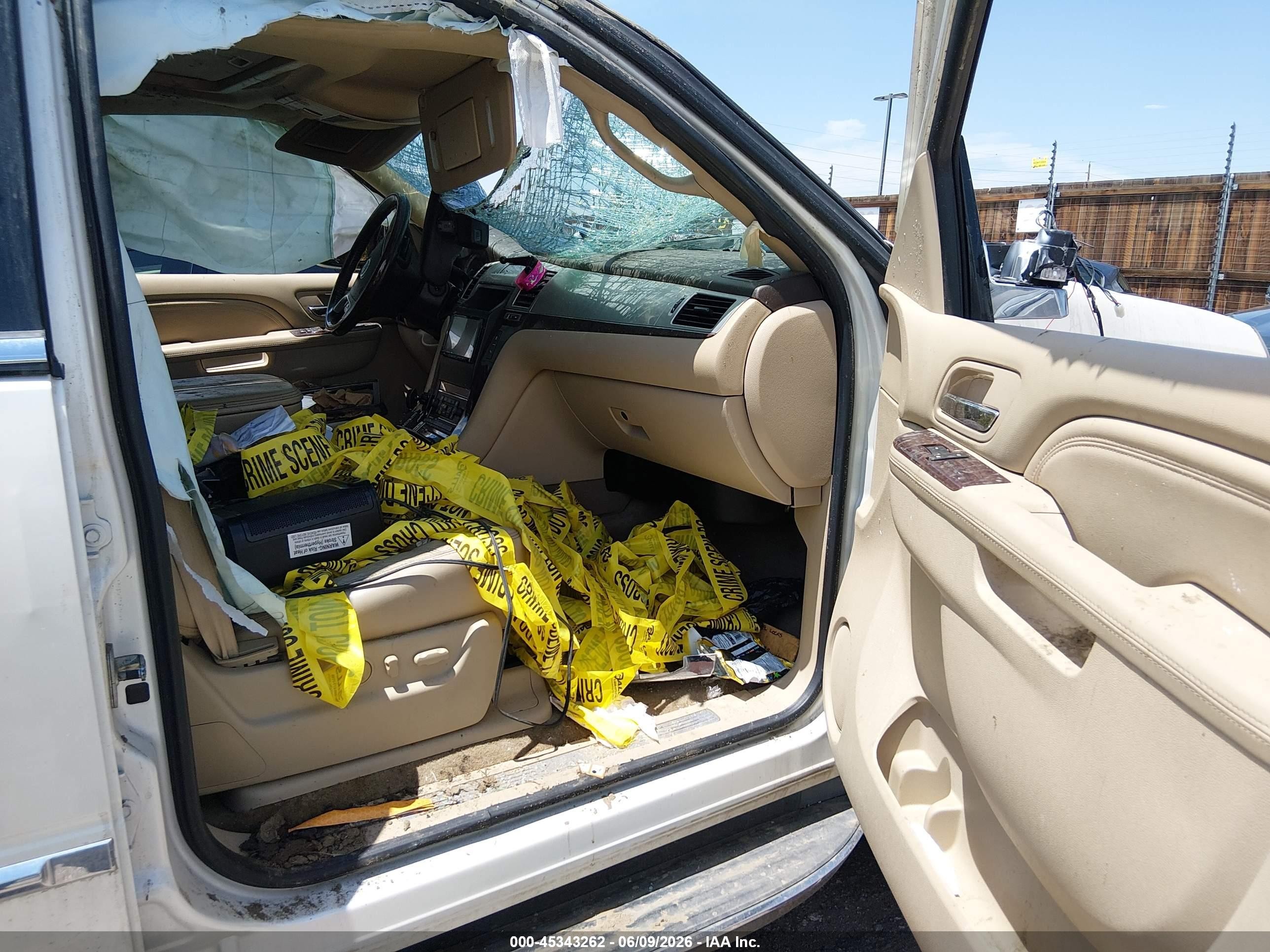 2011 Cadillac Escalade Luxury Белый vin: 1GYS3BEF2BR111635