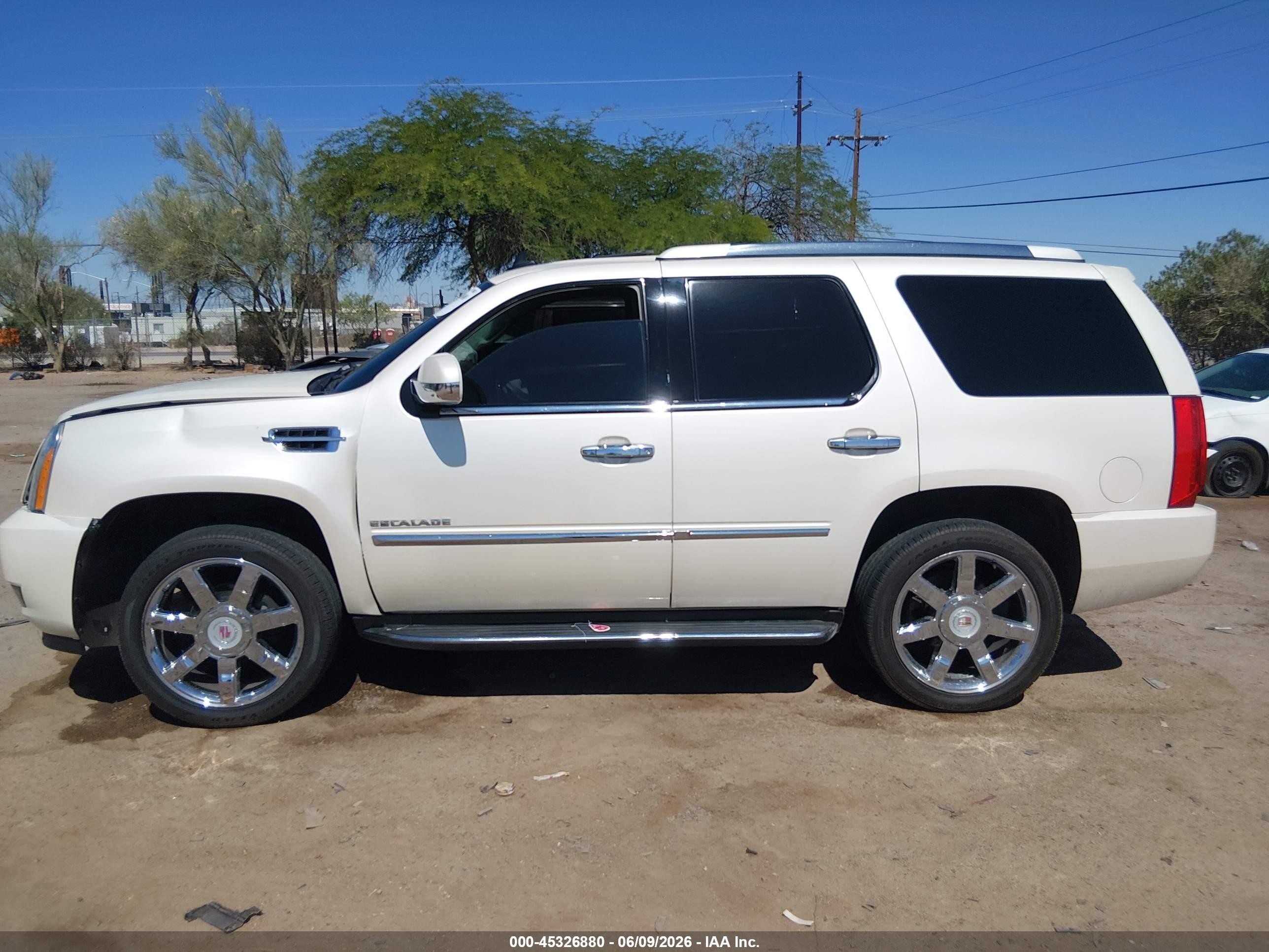2013 Cadillac Escalade Luxury Белый vin: 1GYS3BEF8DR270226