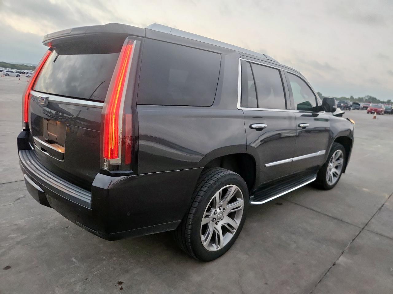 2018 Cadillac Escalade Luxury Черный vin: 1GYS3BKJ7JR135954