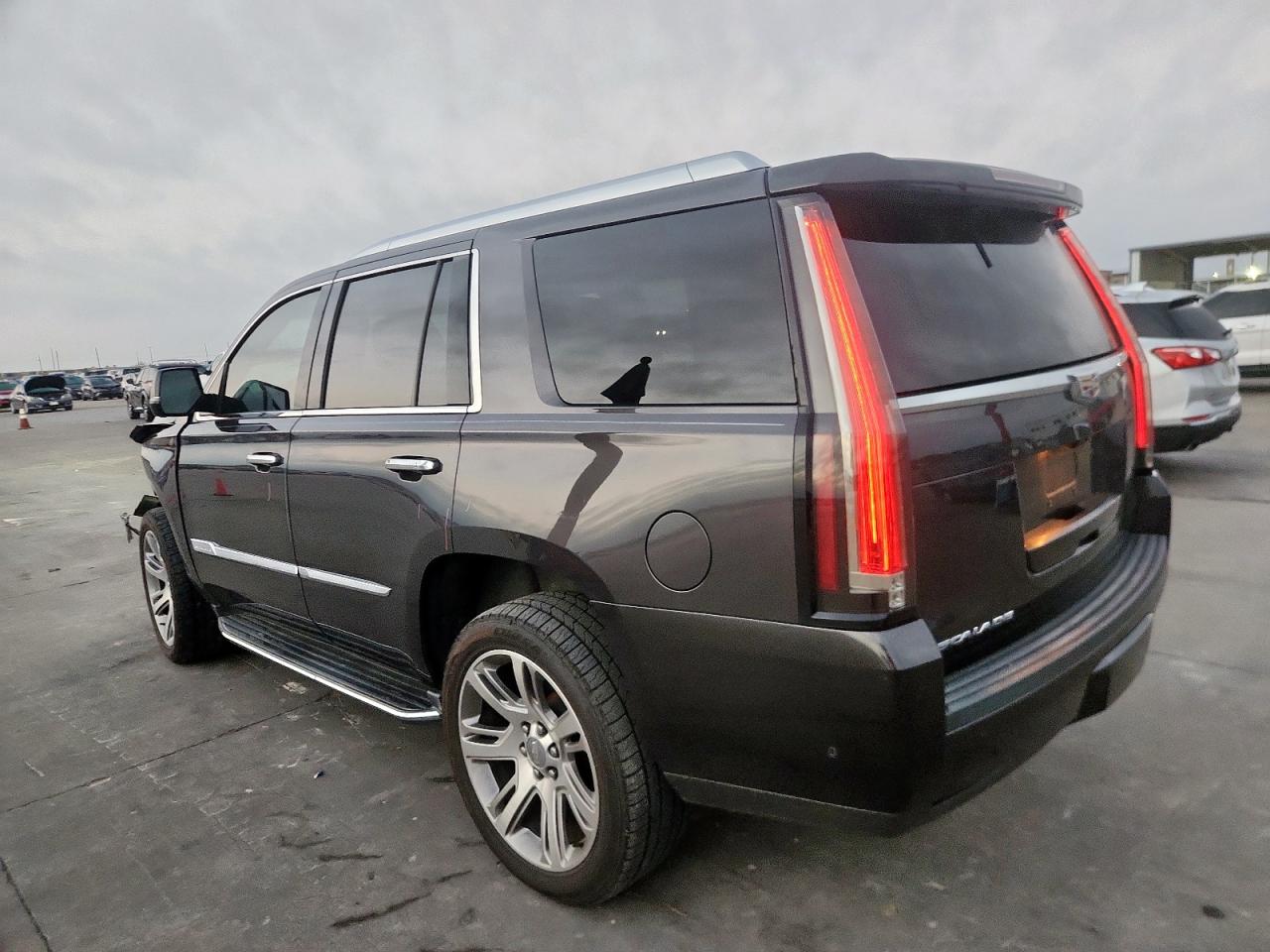 2018 Cadillac Escalade Luxury Черный vin: 1GYS3BKJ7JR135954