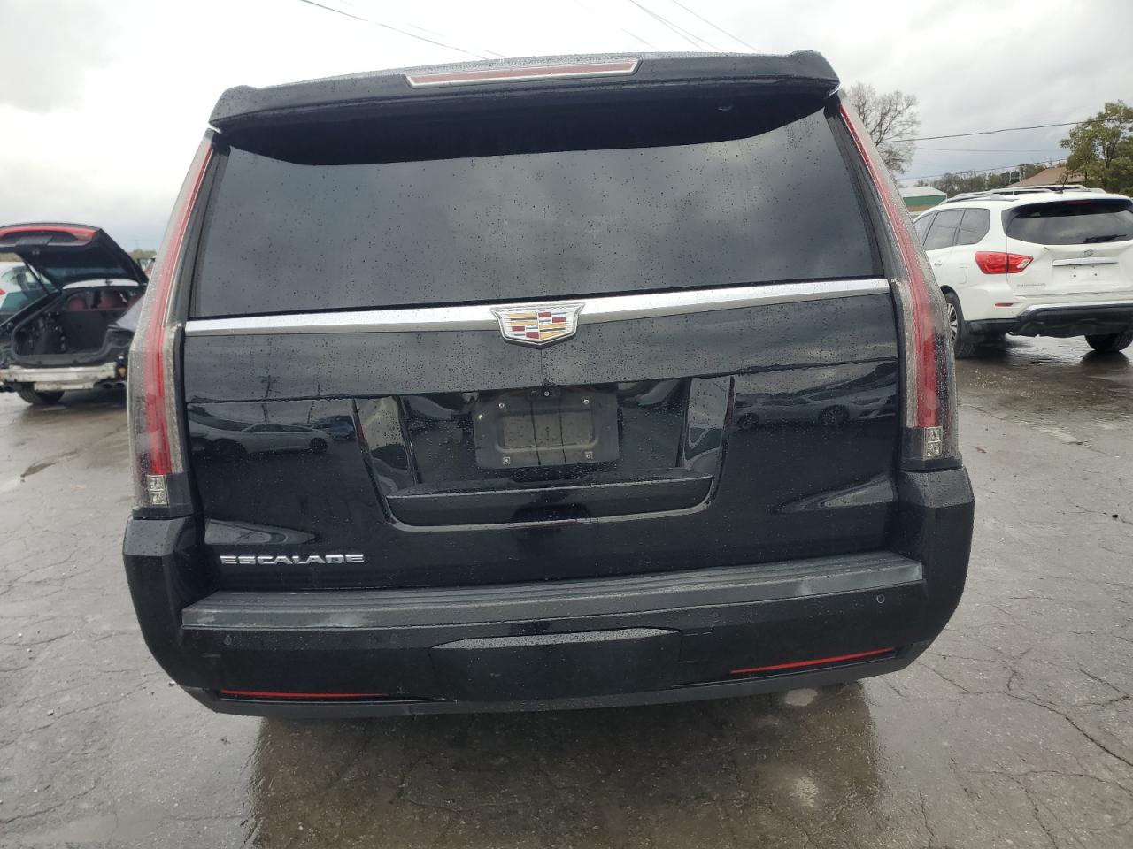 2018 Cadillac Escalade Luxury Черный vin: 1GYS3BKJ8JR365129