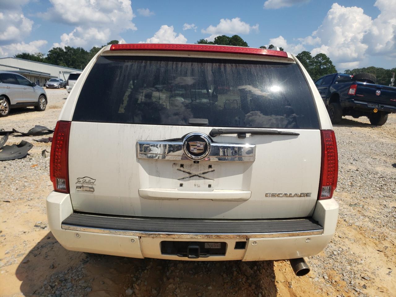 2011 Cadillac Escalade Premium White vin: 1GYS3CEF4BR305251