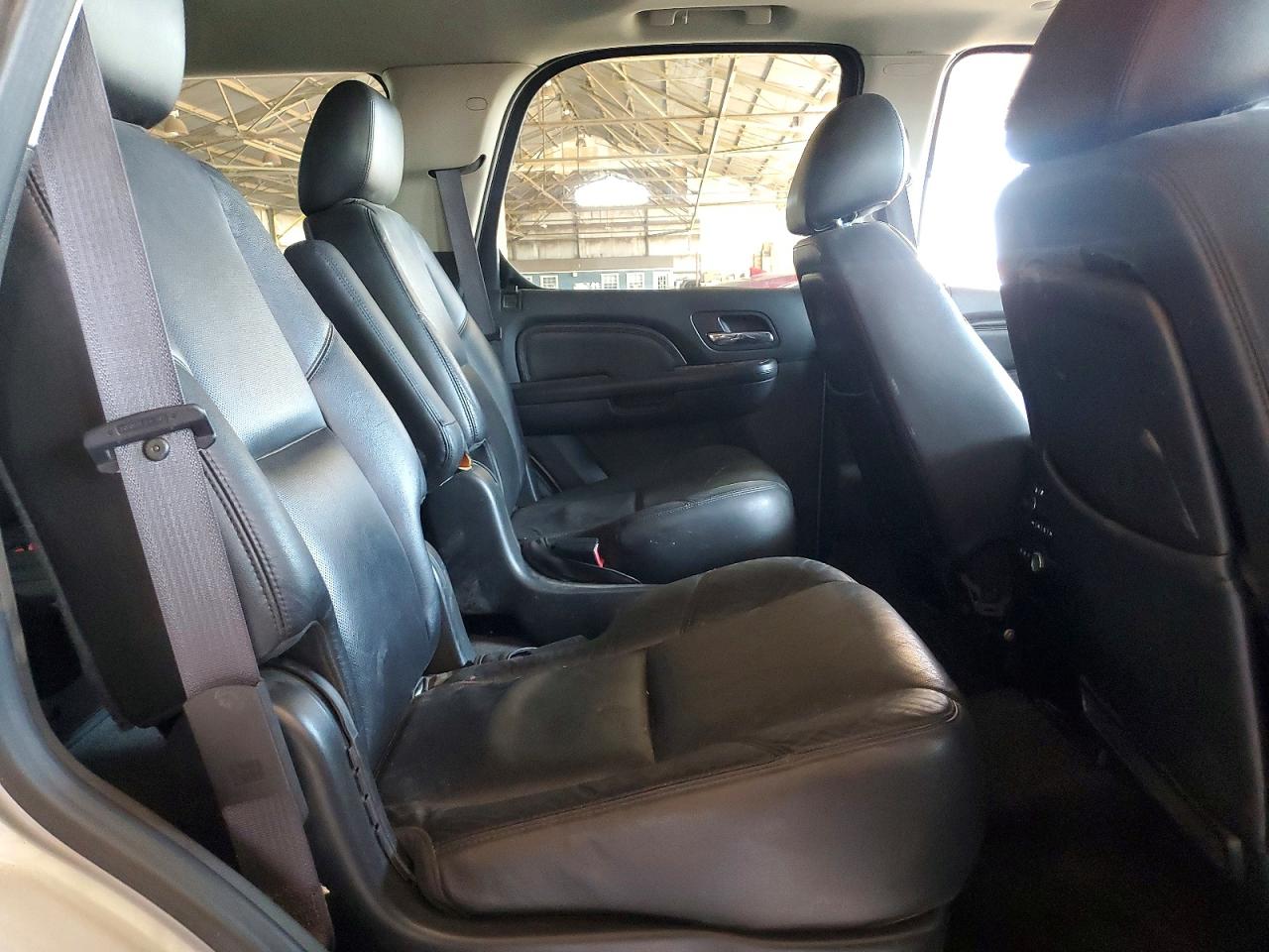 2011 Cadillac Escalade Premium Silver vin: 1GYS3CEF4BR356037