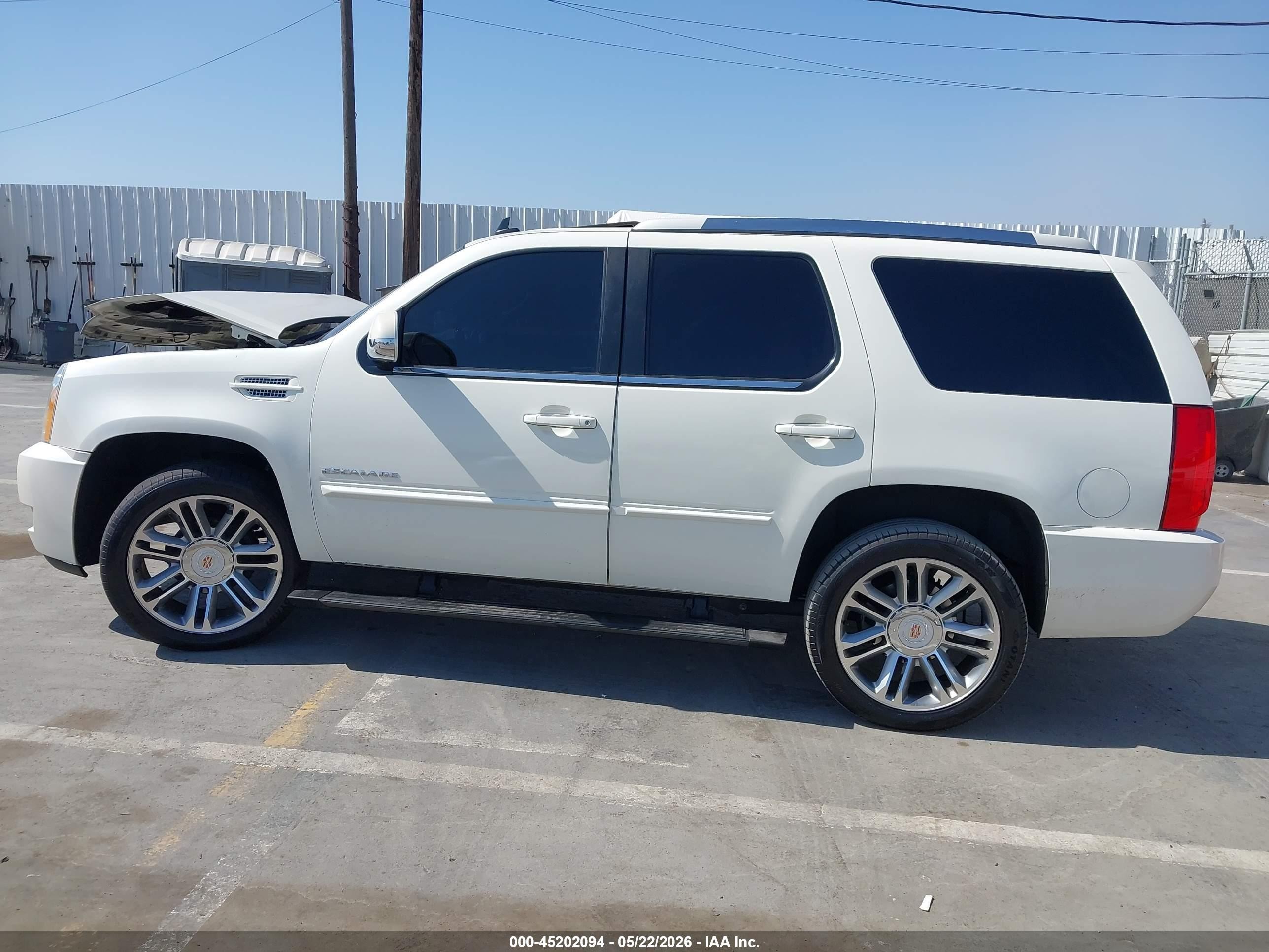 2014 Cadillac Escalade Premium White vin: 1GYS3CEFXER166246