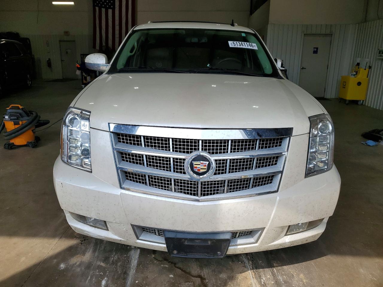 2012 Cadillac Escalade Platinum White vin: 1GYS3DEF2CR114175