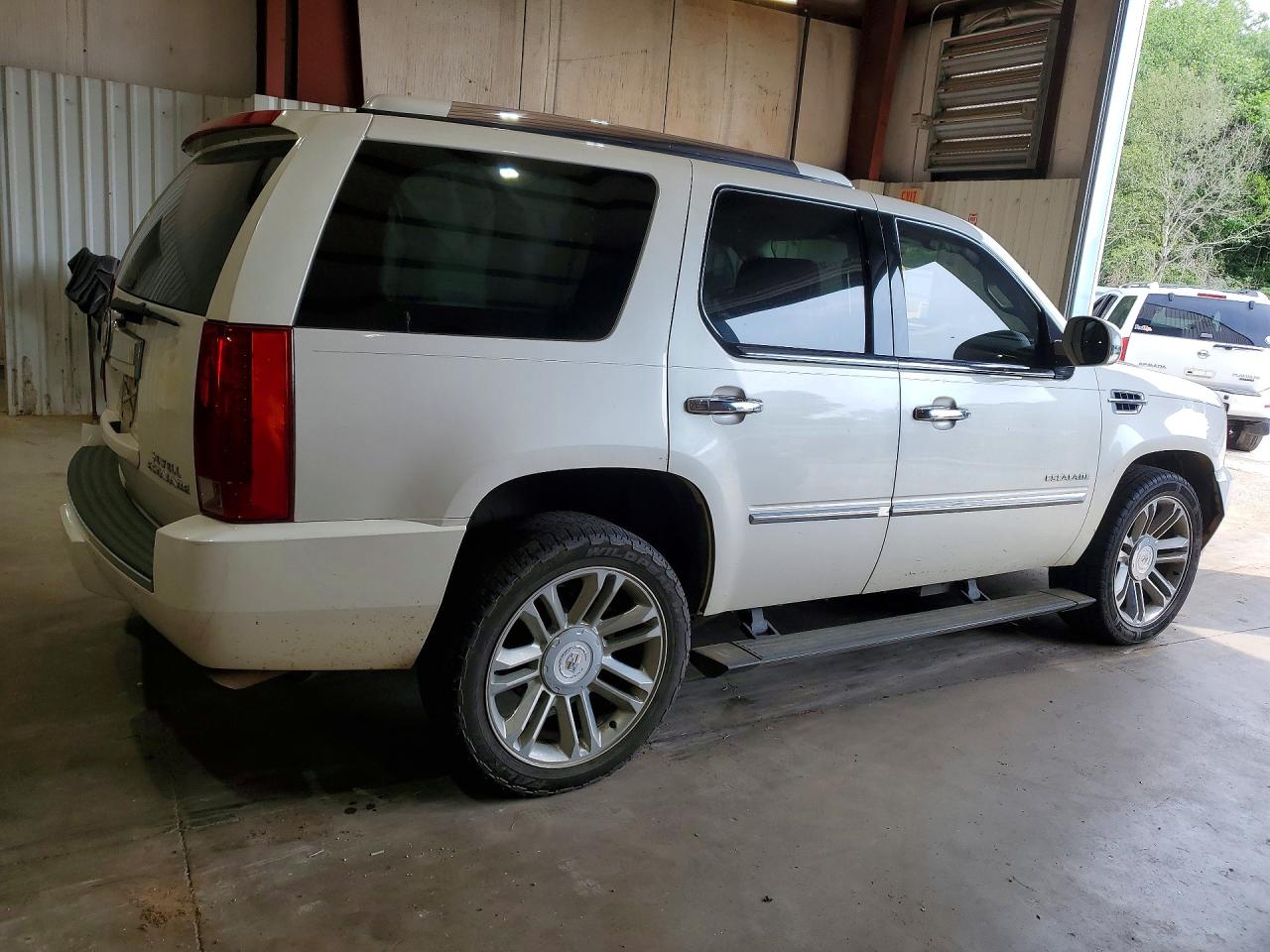 2012 Cadillac Escalade Platinum White vin: 1GYS3DEF2CR114175