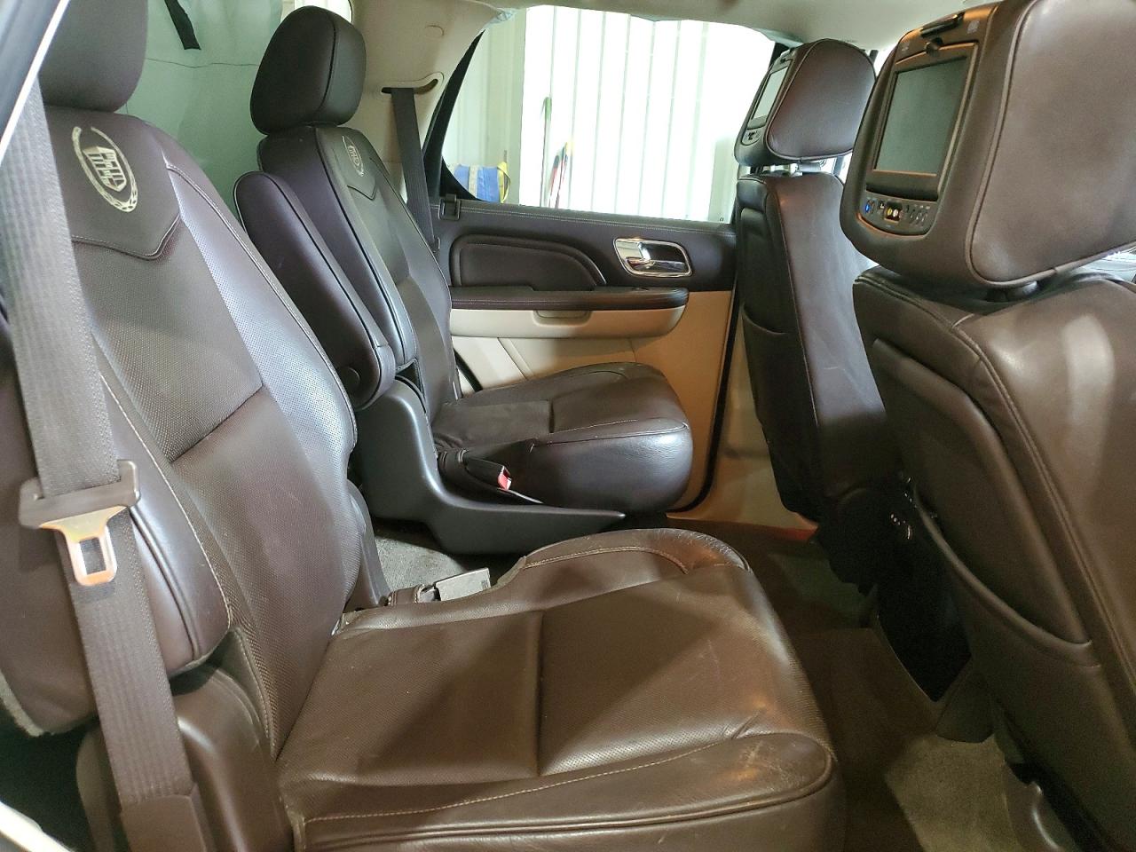 2012 Cadillac Escalade Platinum White vin: 1GYS3DEF2CR114175