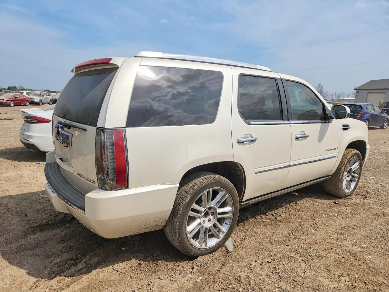 2013 Cadillac Escalade Platinum White vin: 1GYS3DEF2DR368471