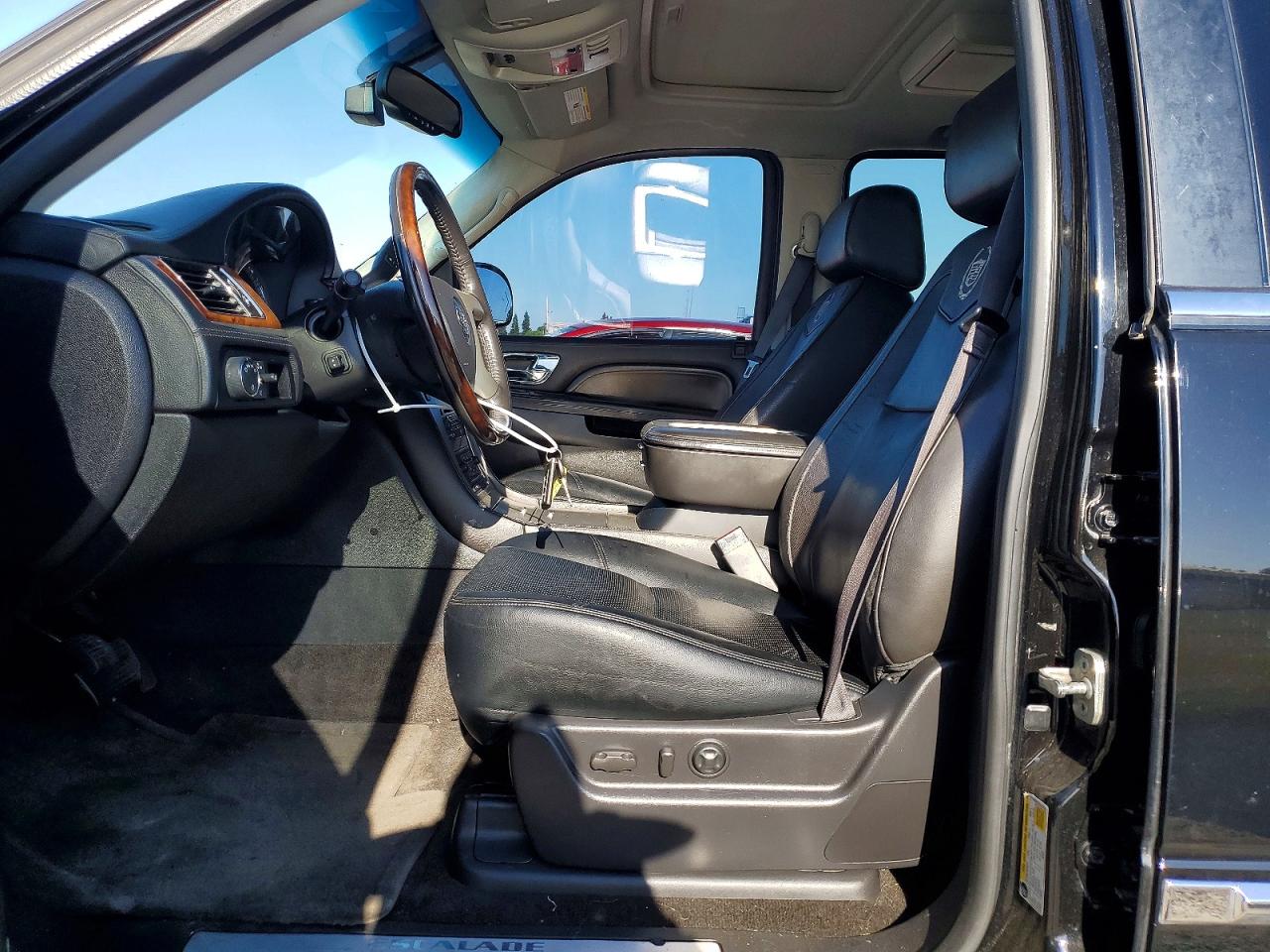 2013 Cadillac Escalade Platinum Black vin: 1GYS3DEF6DR247510