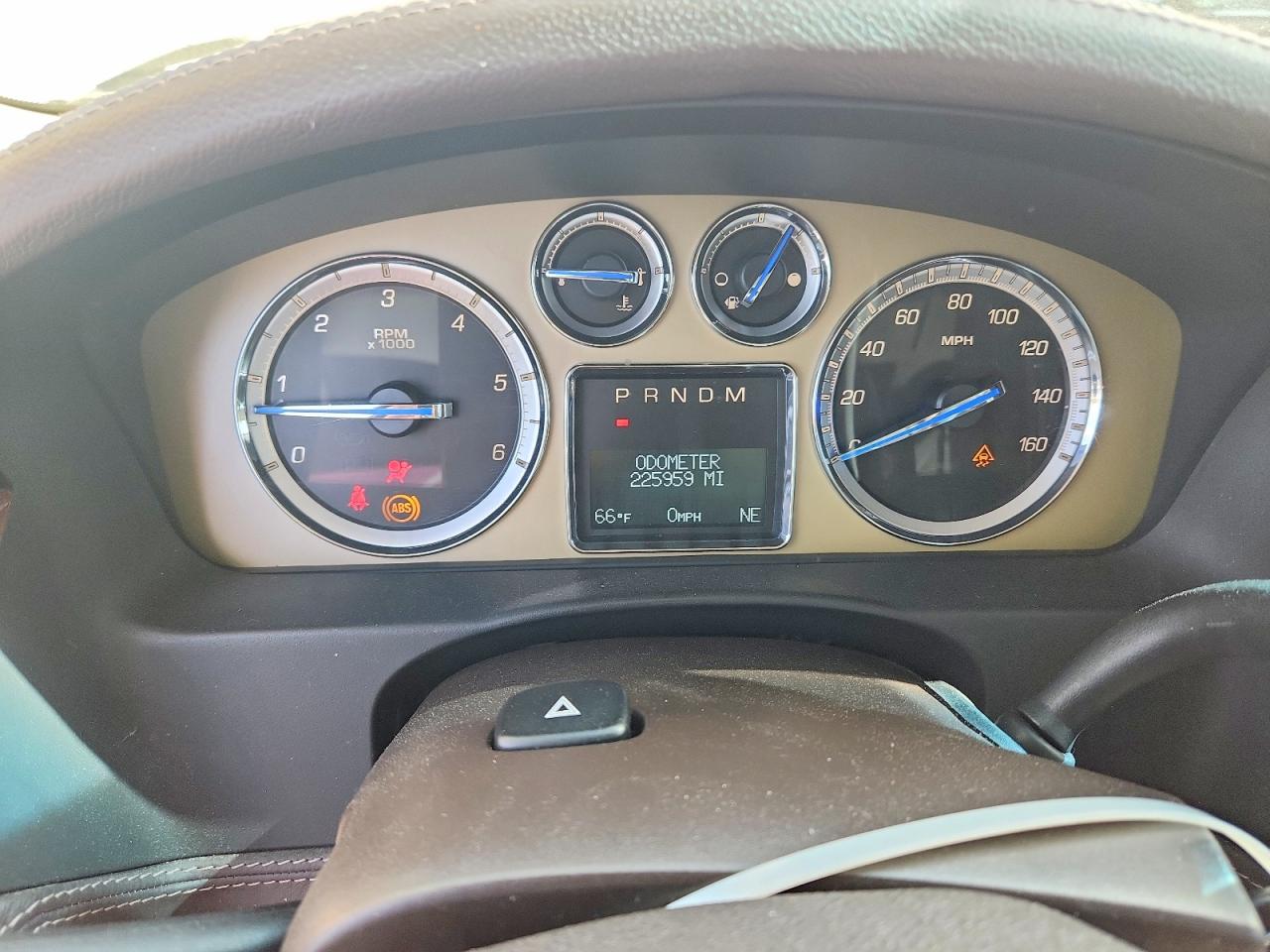 2011 Cadillac Escalade Platinum Cream vin: 1GYS3DEF9BR395650