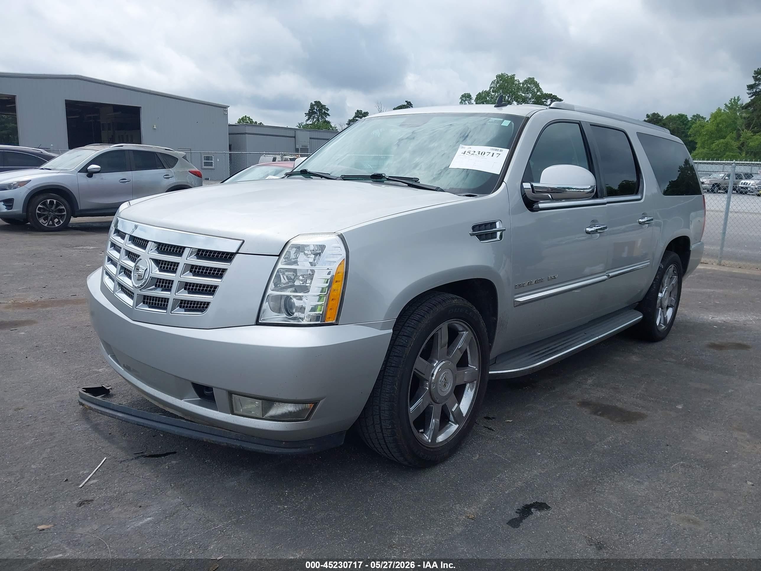 2011 Cadillac Escalade Esv Luxury Silver vin: 1GYS3HEF1BR192209