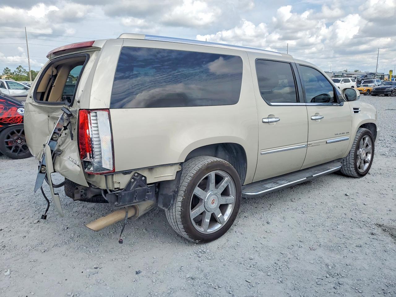 2013 Cadillac Escalade Esv Luxury Золотой vin: 1GYS3HEF7DR350653