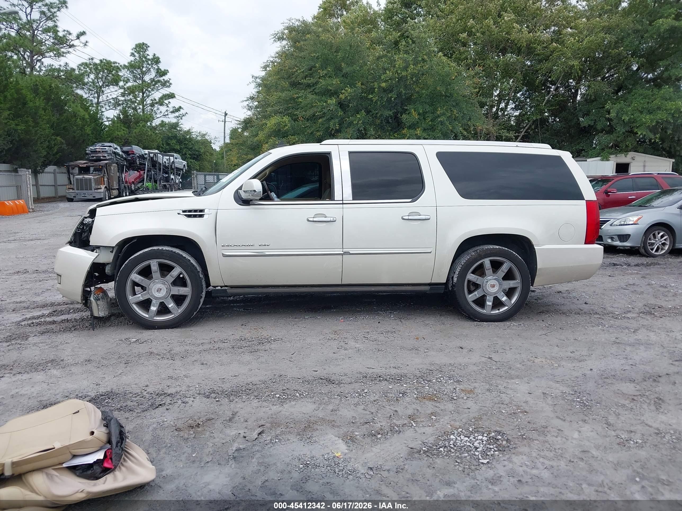 2014 Cadillac Escalade Esv Luxury White vin: 1GYS3HEF8ER225646