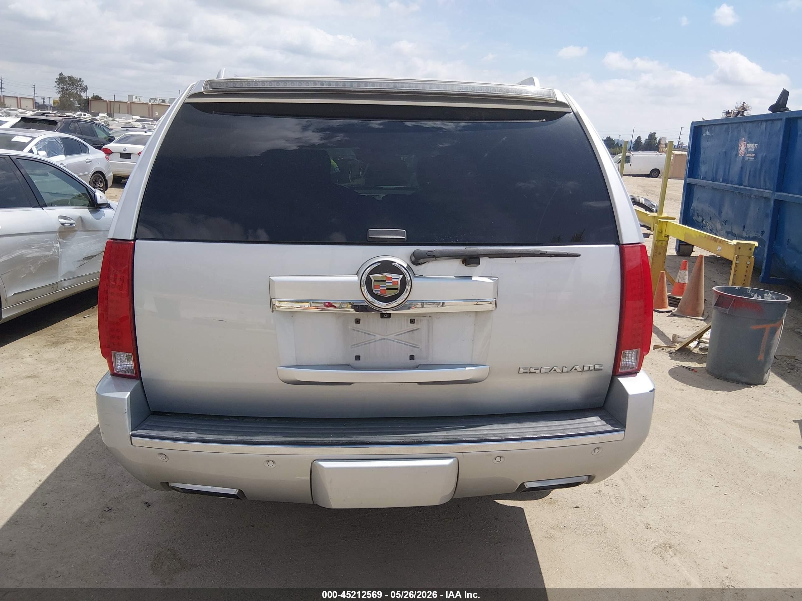2013 Cadillac Escalade Esv Premium Серебряный vin: 1GYS3JEF3DR316362
