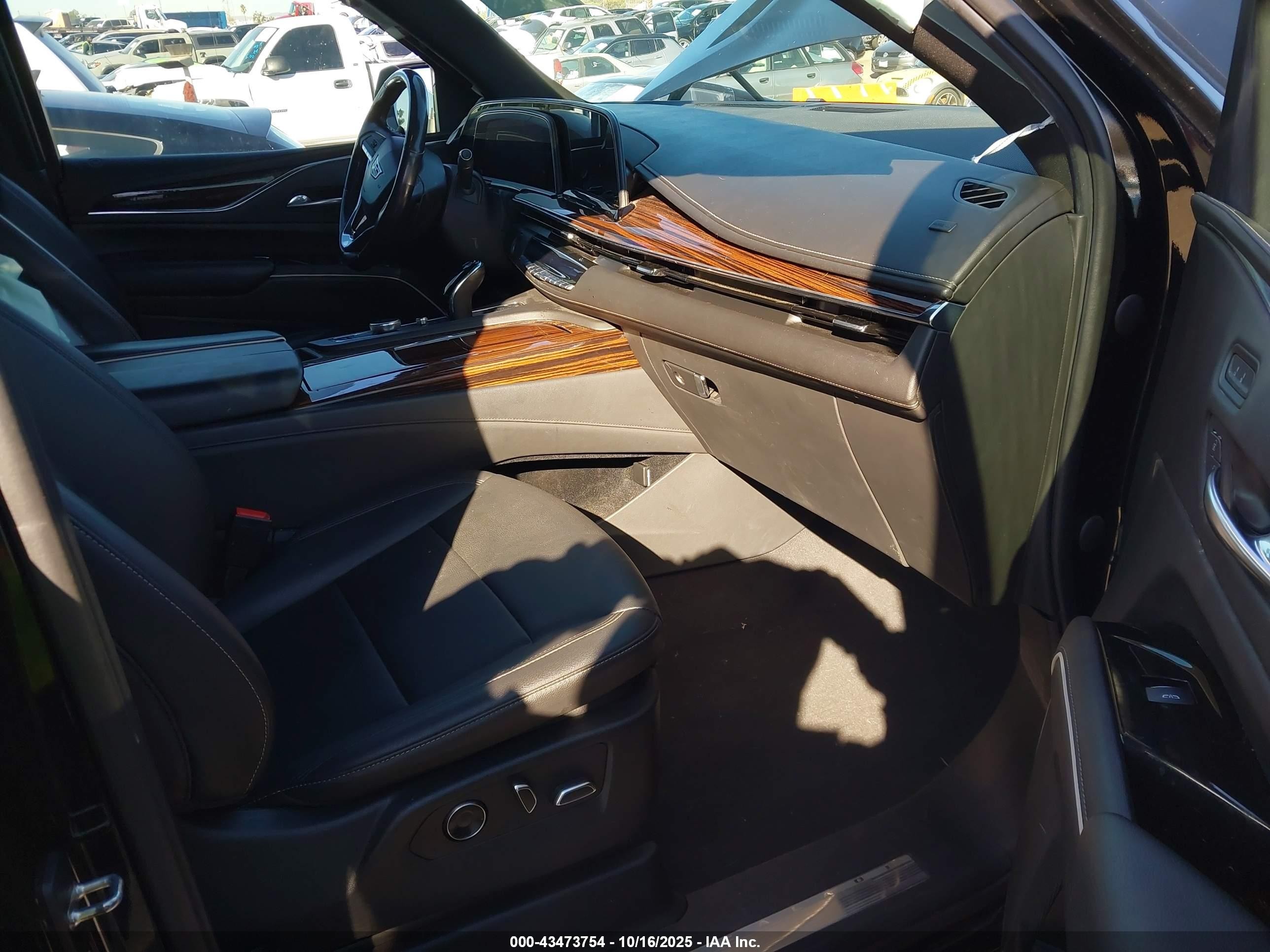 2021 Cadillac Escalade Esv 2wd Luxury Black vin: 1GYS3JKL3MR358587