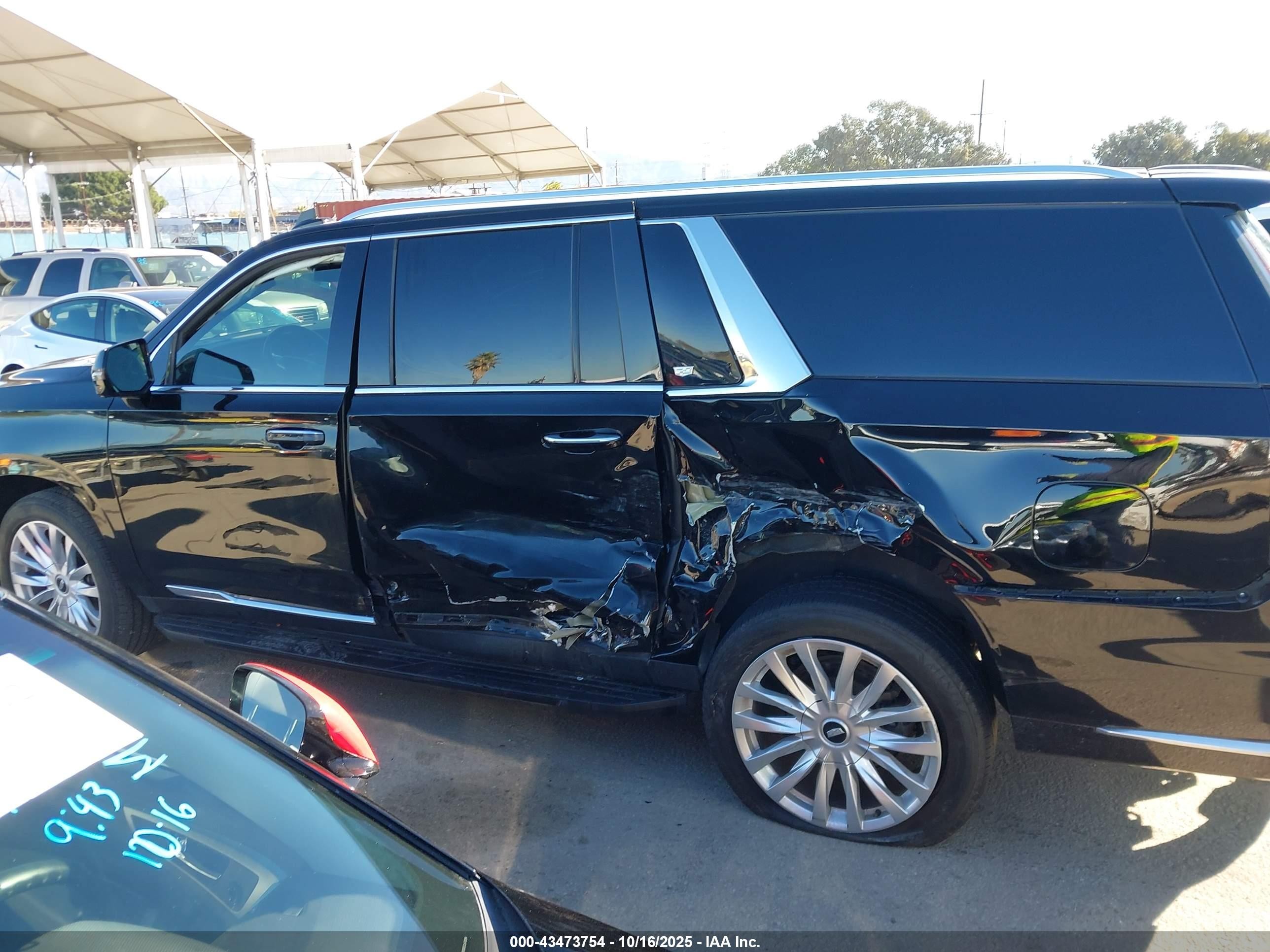 2021 Cadillac Escalade Esv 2wd Luxury Black vin: 1GYS3JKL3MR358587