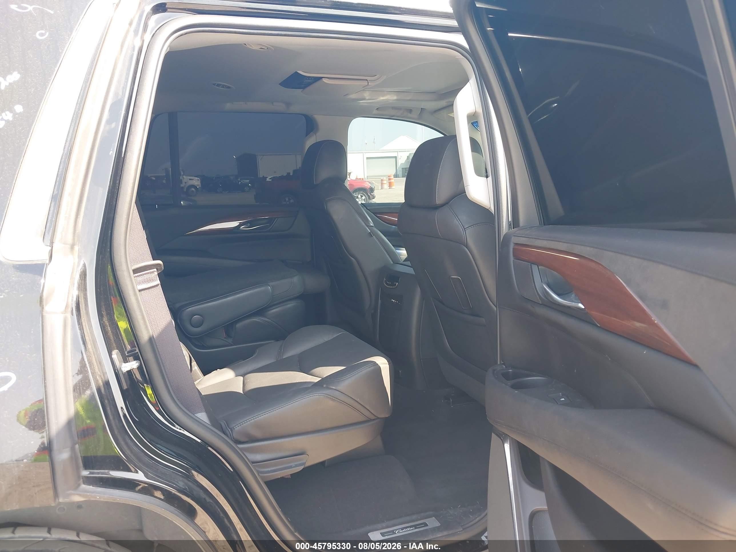 2015 Cadillac Escalade Luxury Black vin: 1GYS3MKJ1FR738594