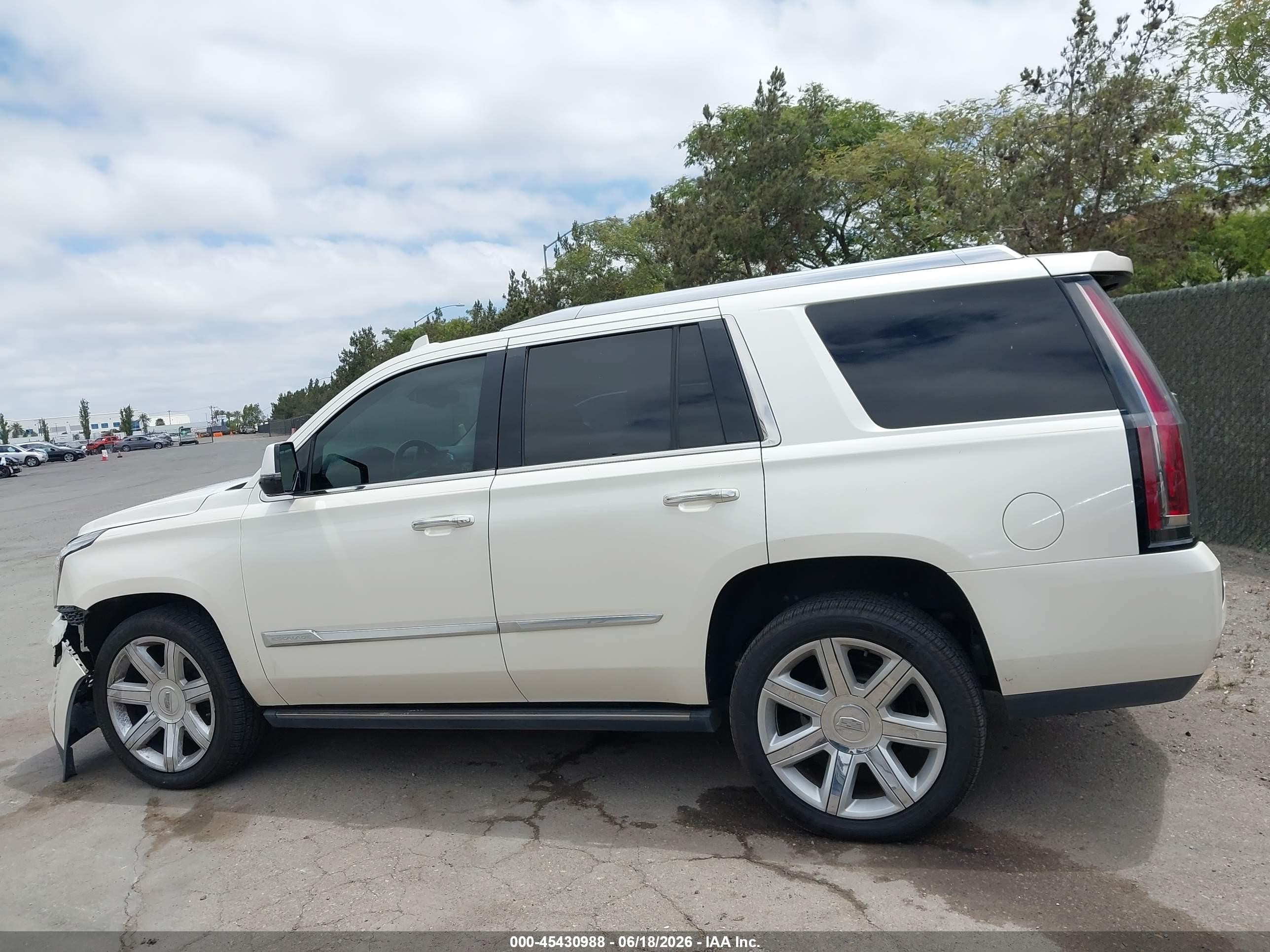 2015 Cadillac Escalade Premium Белый vin: 1GYS3NKJ4FR515634