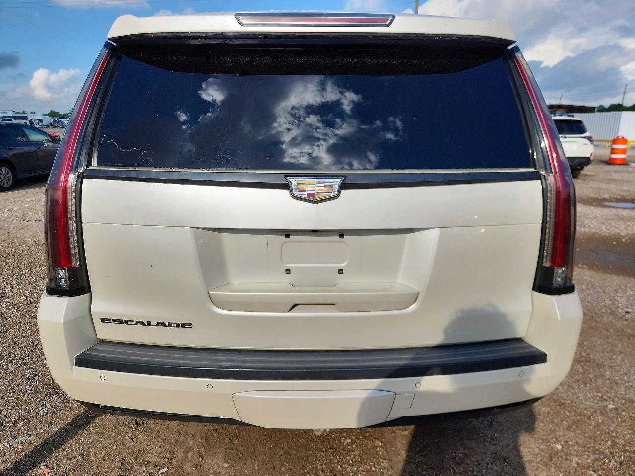 2015 Cadillac Escalade Premium White vin: 1GYS3NKJ4FR581973