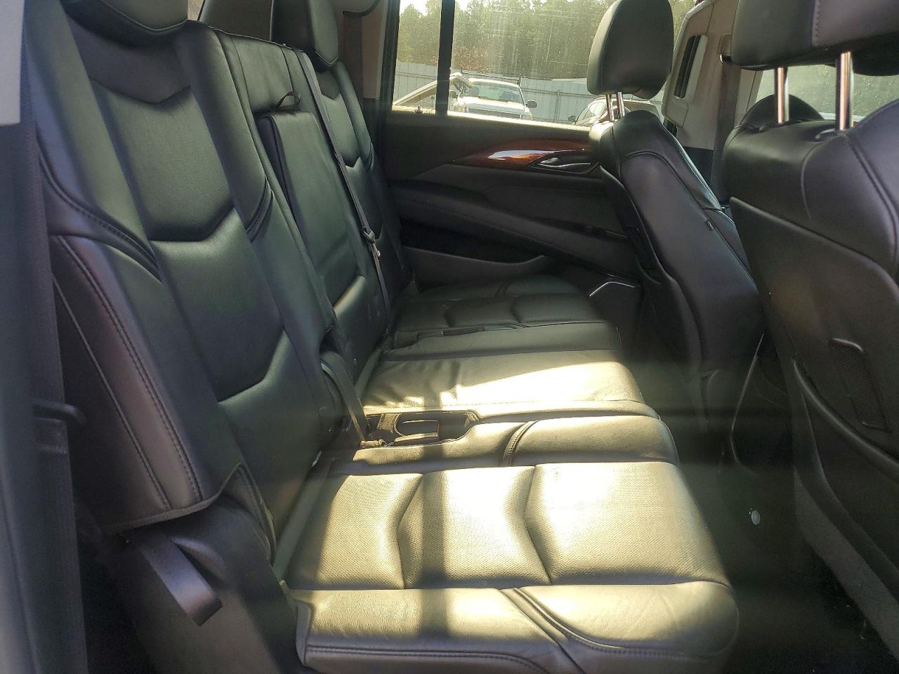 2015 Cadillac Escalade Esv Luxury White vin: 1GYS3SKJXFR673801