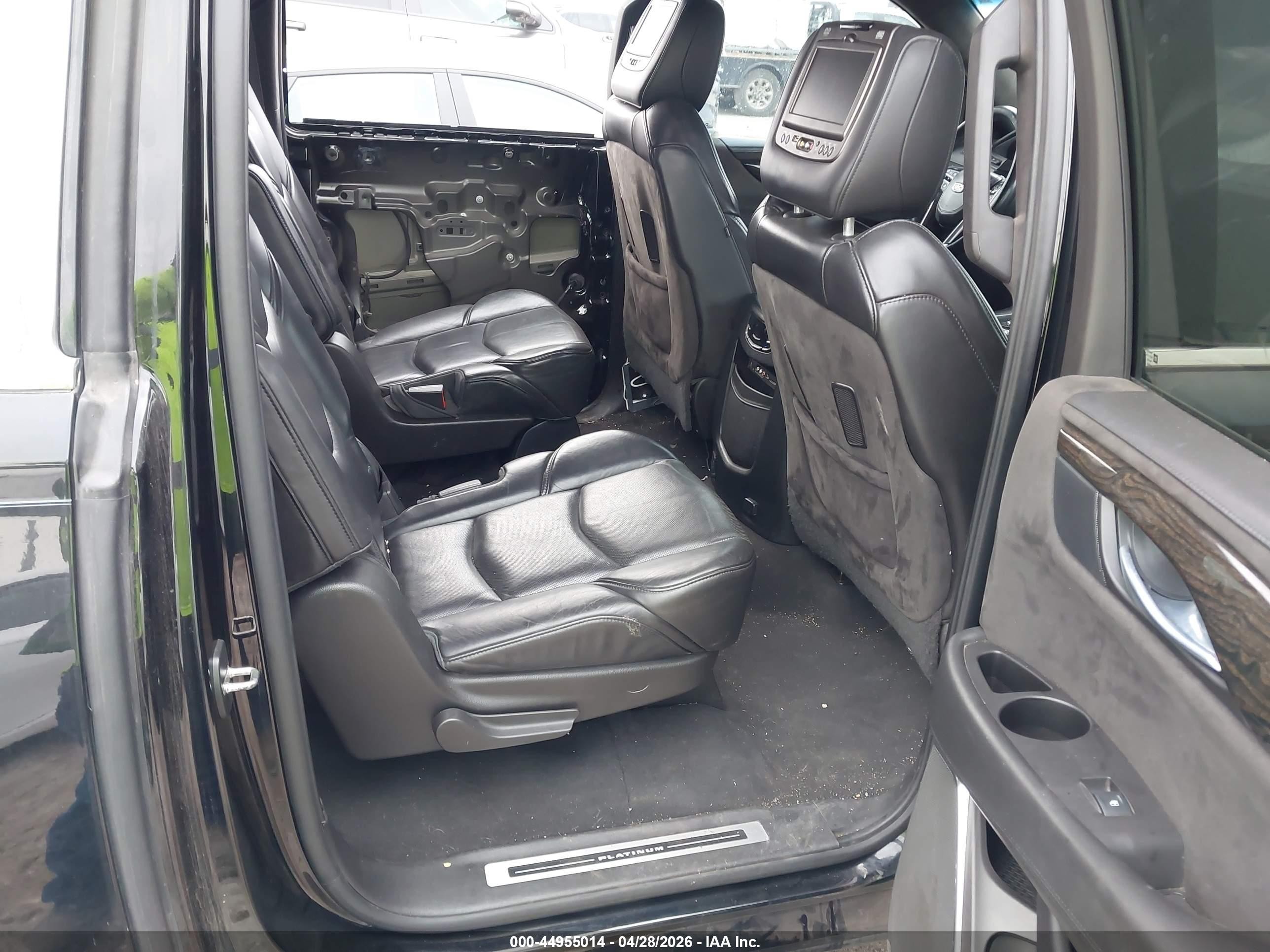 2015 Cadillac Escalade Esv Platinum Black vin: 1GYS3UKJ4FR615291