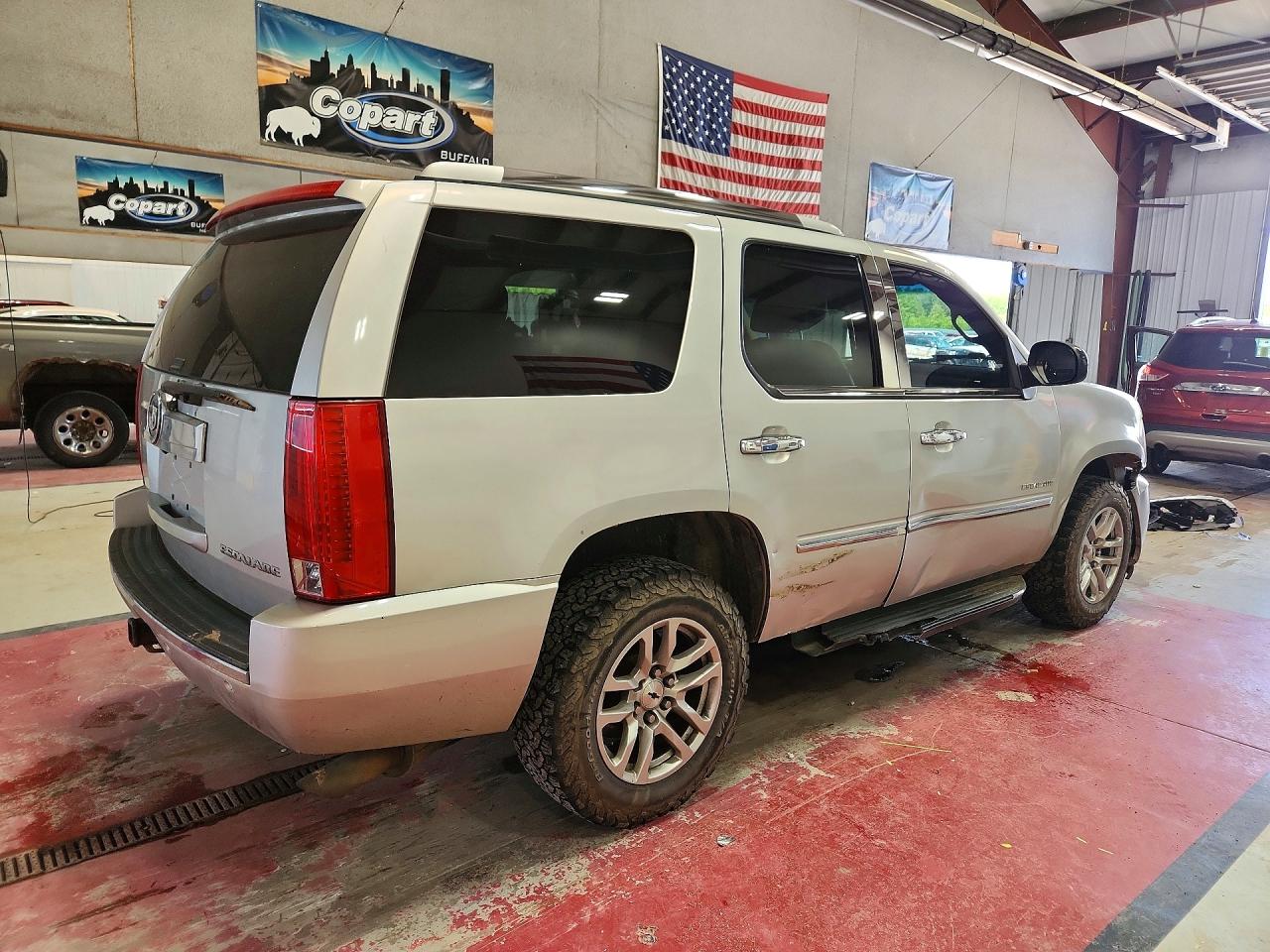 2011 Cadillac Escalade Silver vin: 1GYS4AEF2BR369869