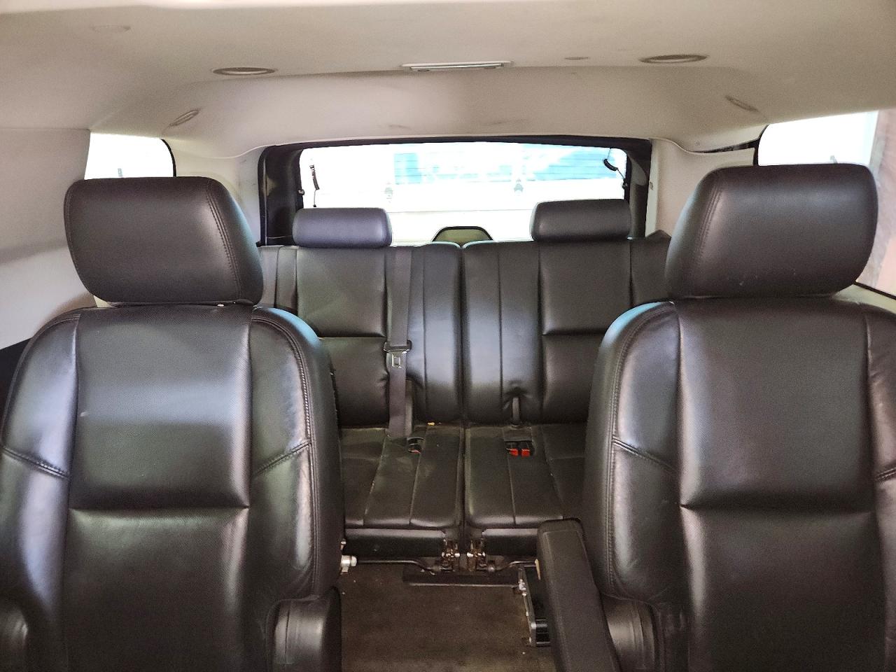 2011 Cadillac Escalade Silver vin: 1GYS4AEF2BR369869