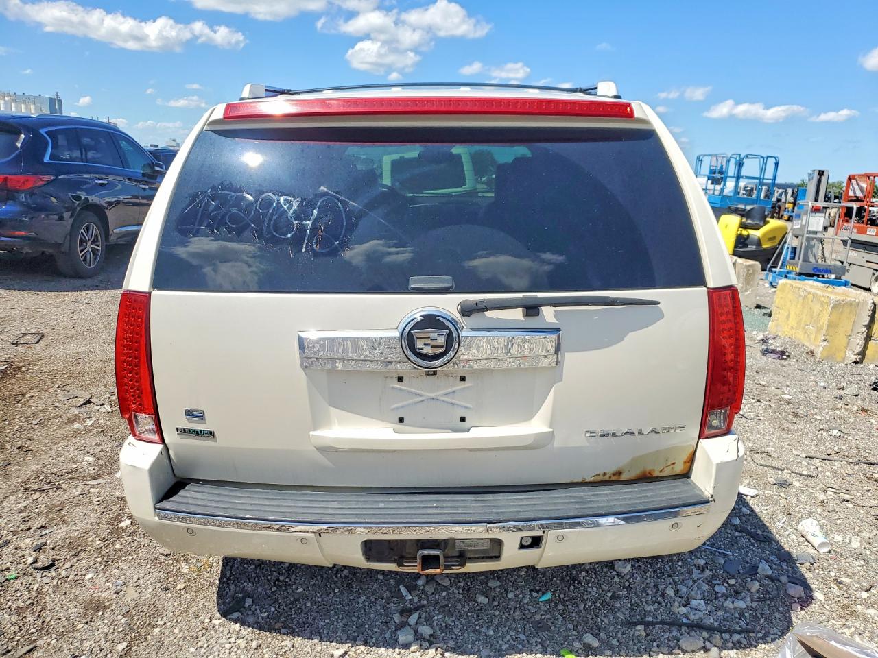 2011 Cadillac Escalade White vin: 1GYS4AEF6BR329925