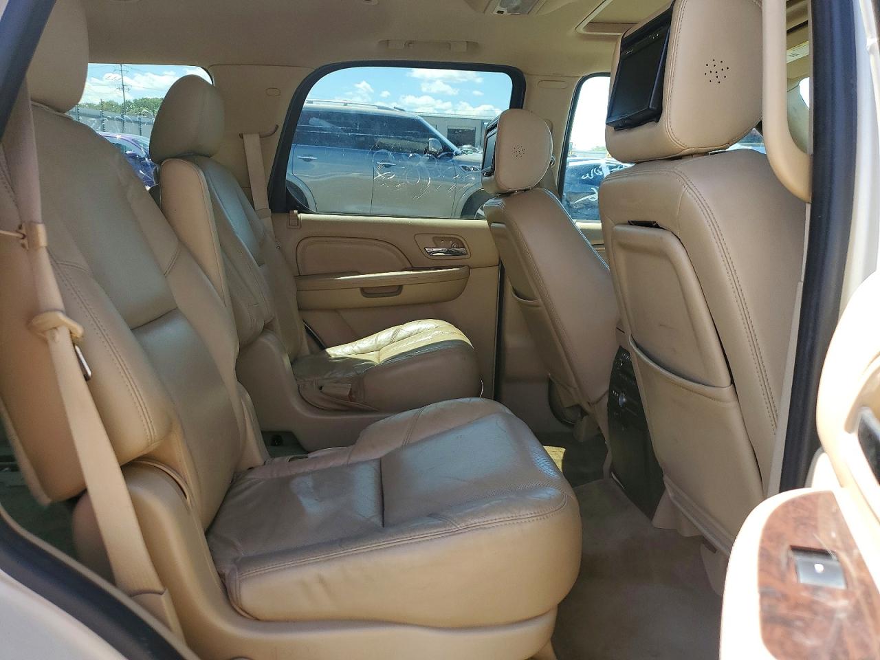 2011 Cadillac Escalade White vin: 1GYS4AEF6BR329925