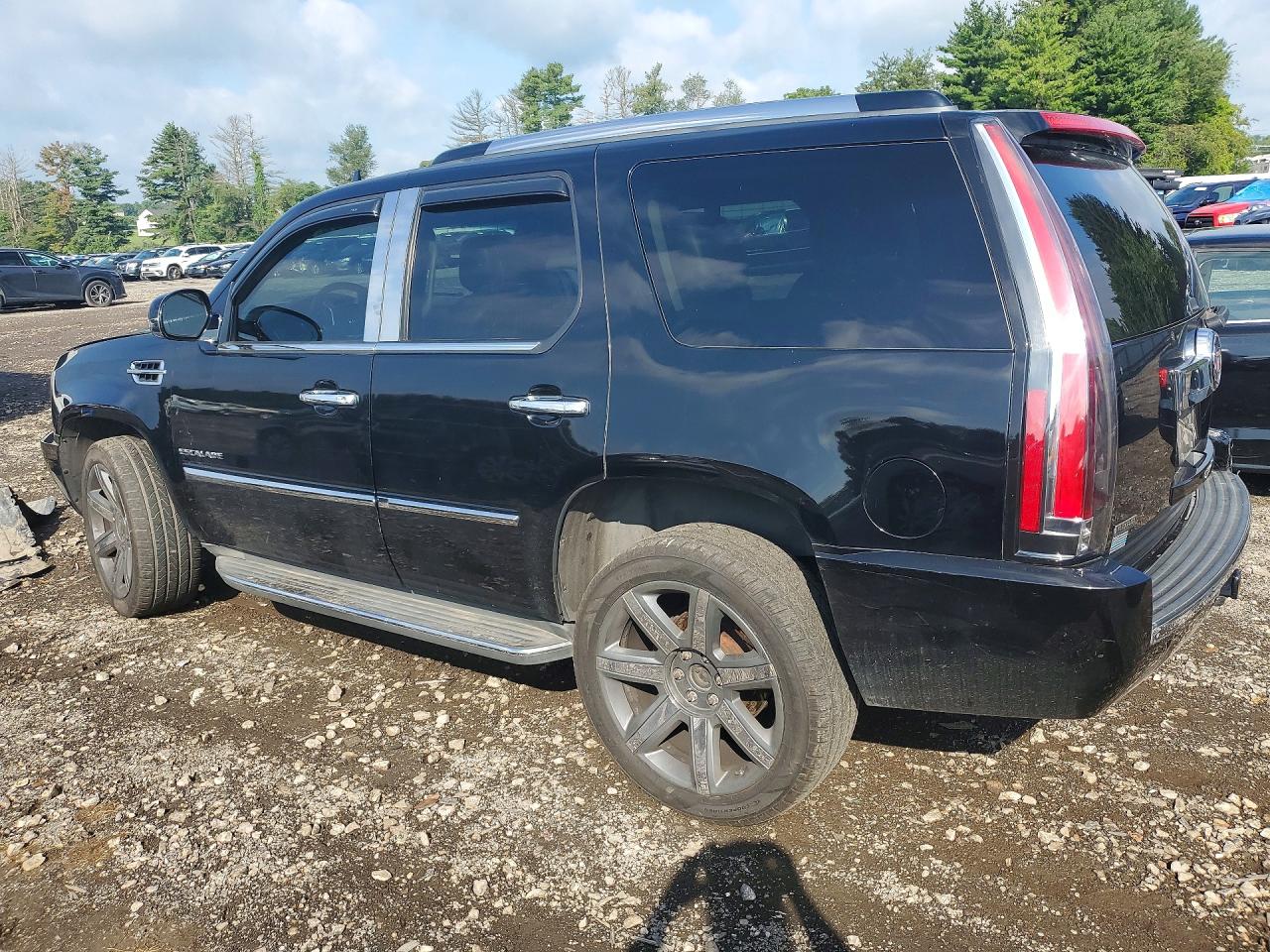 2011 Cadillac Escalade Black vin: 1GYS4AEF7BR307769
