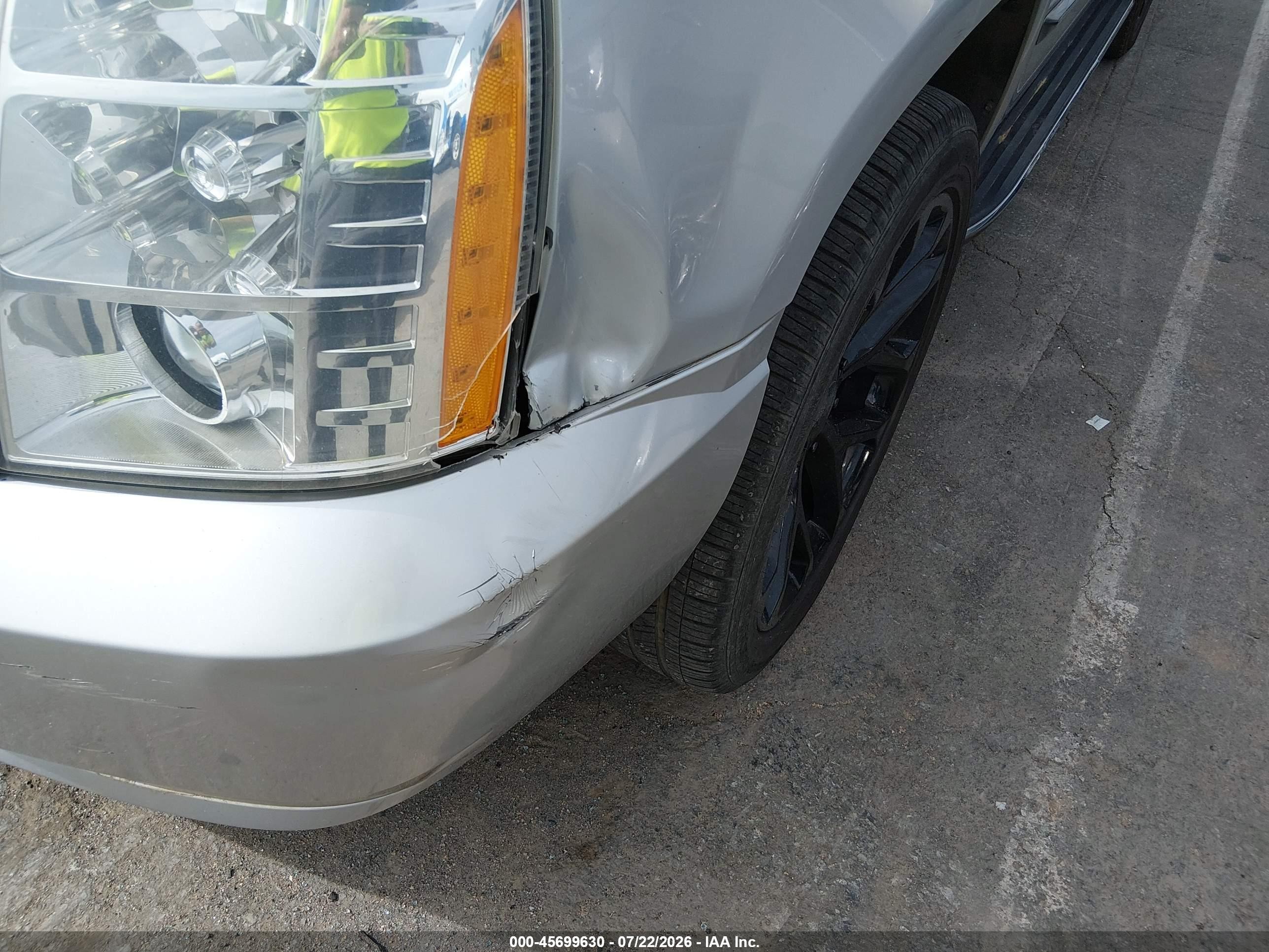 2011 Cadillac Escalade Luxury Silver vin: 1GYS4BEF0BR148874