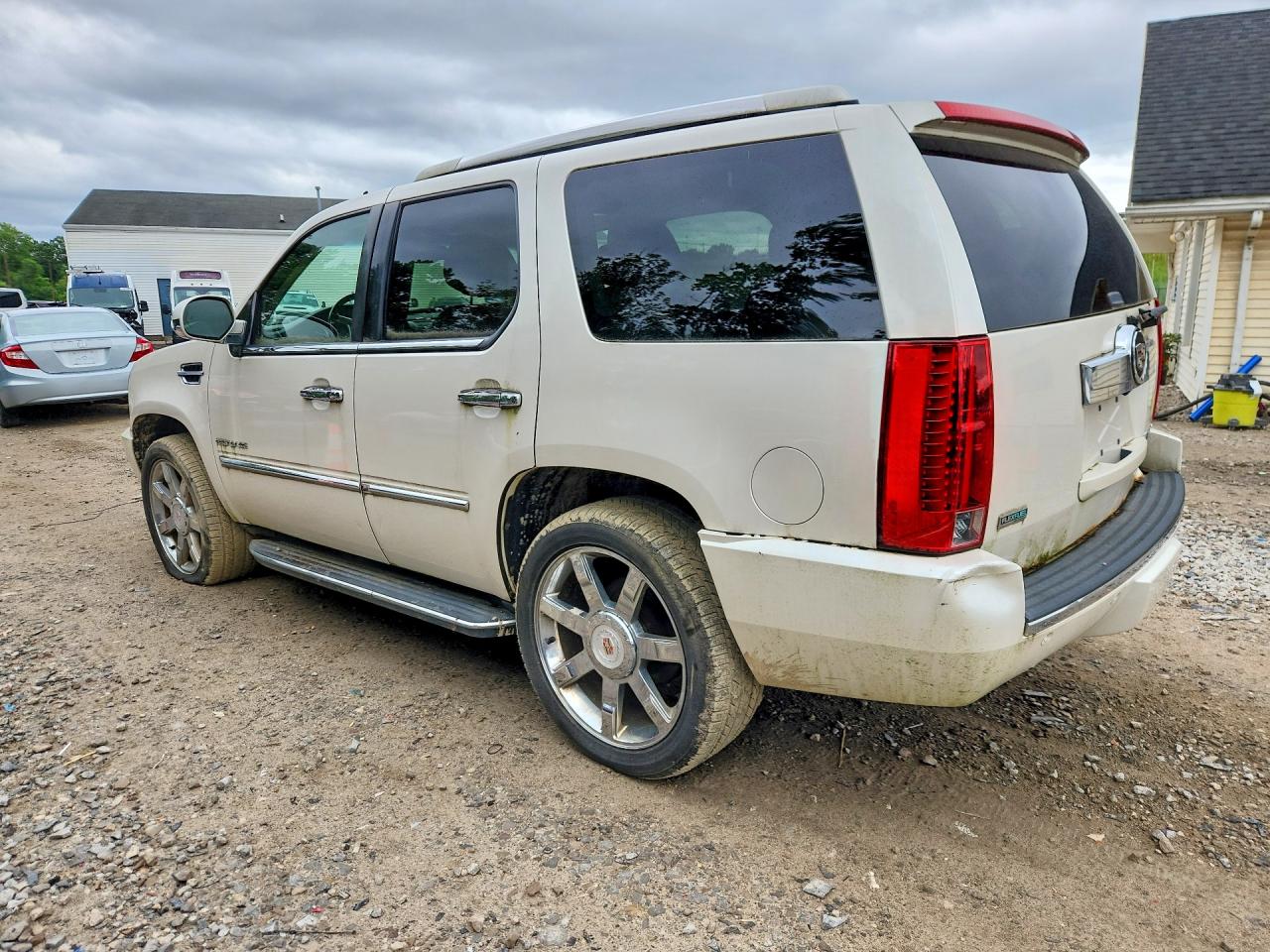 2011 Cadillac Escalade Luxury Белый vin: 1GYS4BEF1BR219726