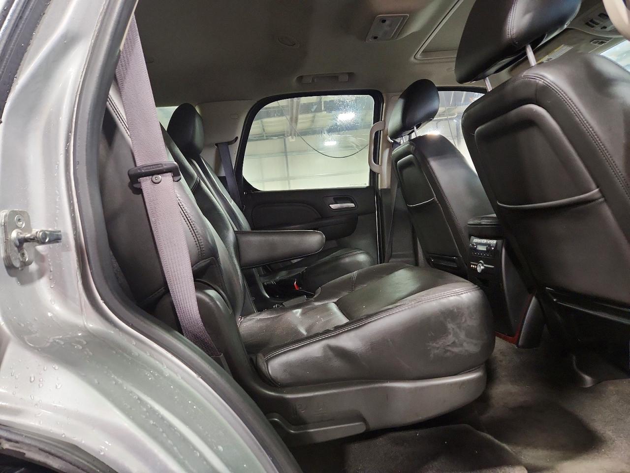 2013 Cadillac Escalade Luxury Silver vin: 1GYS4BEF1DR176153