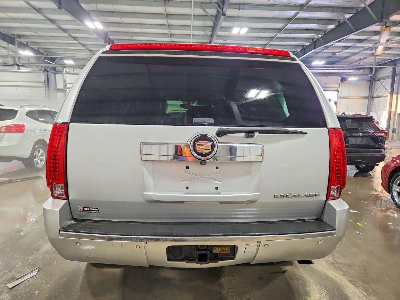 2013 Cadillac Escalade Luxury Silver vin: 1GYS4BEF1DR176153
