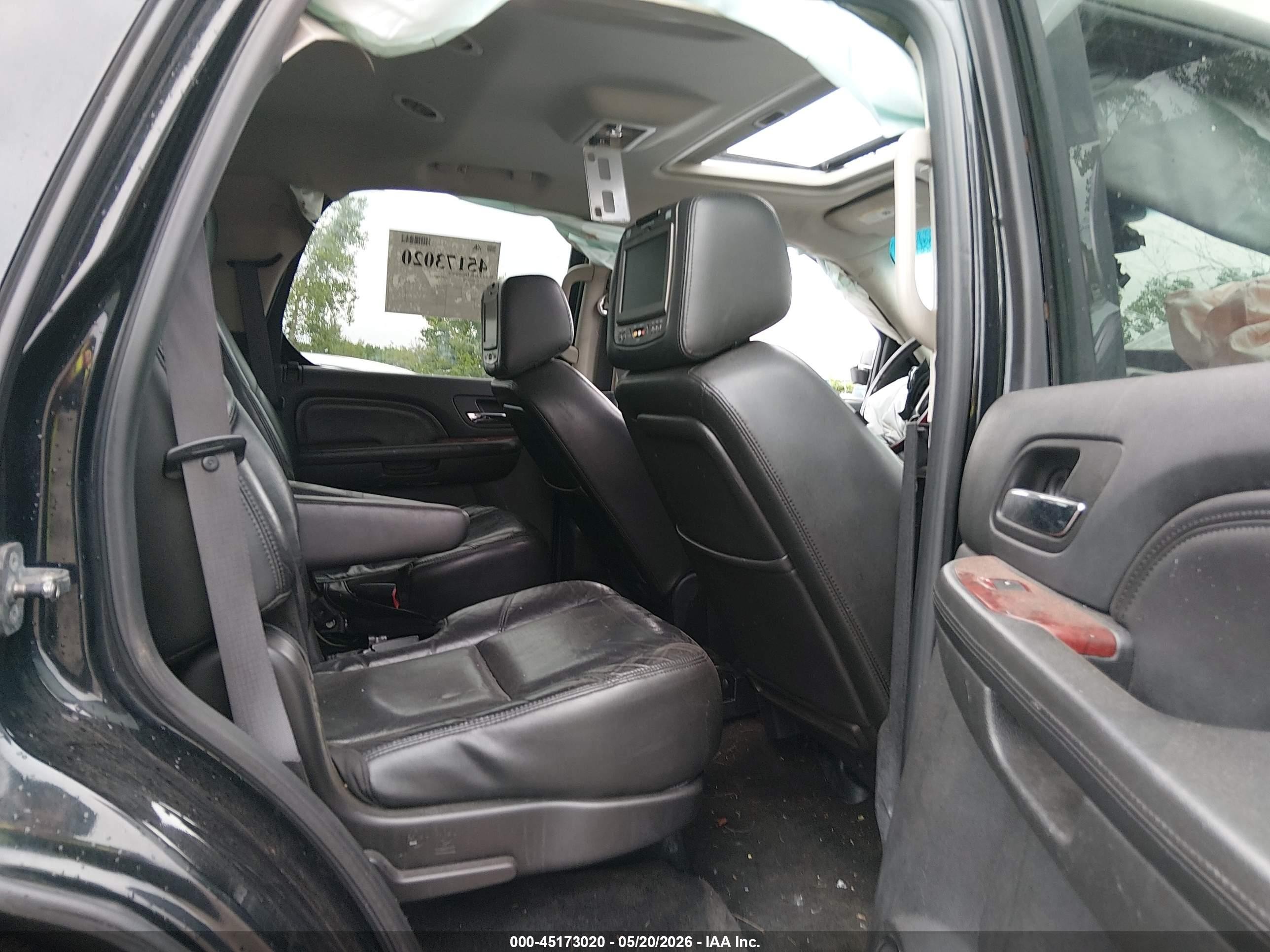 2011 Cadillac Escalade Luxury Black vin: 1GYS4BEF2BR324047