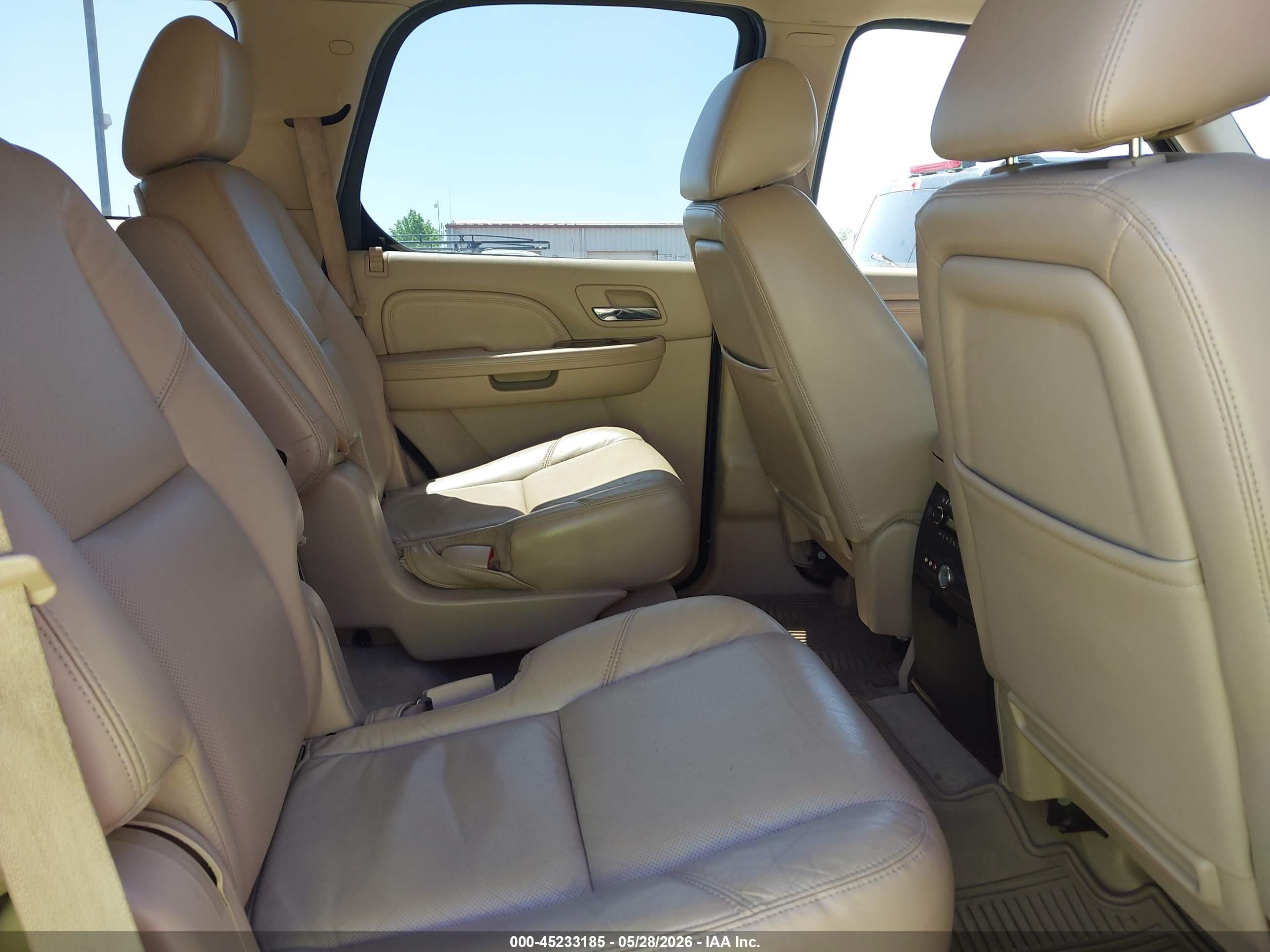 2011 Cadillac Escalade Luxury Black vin: 1GYS4BEF4BR133035