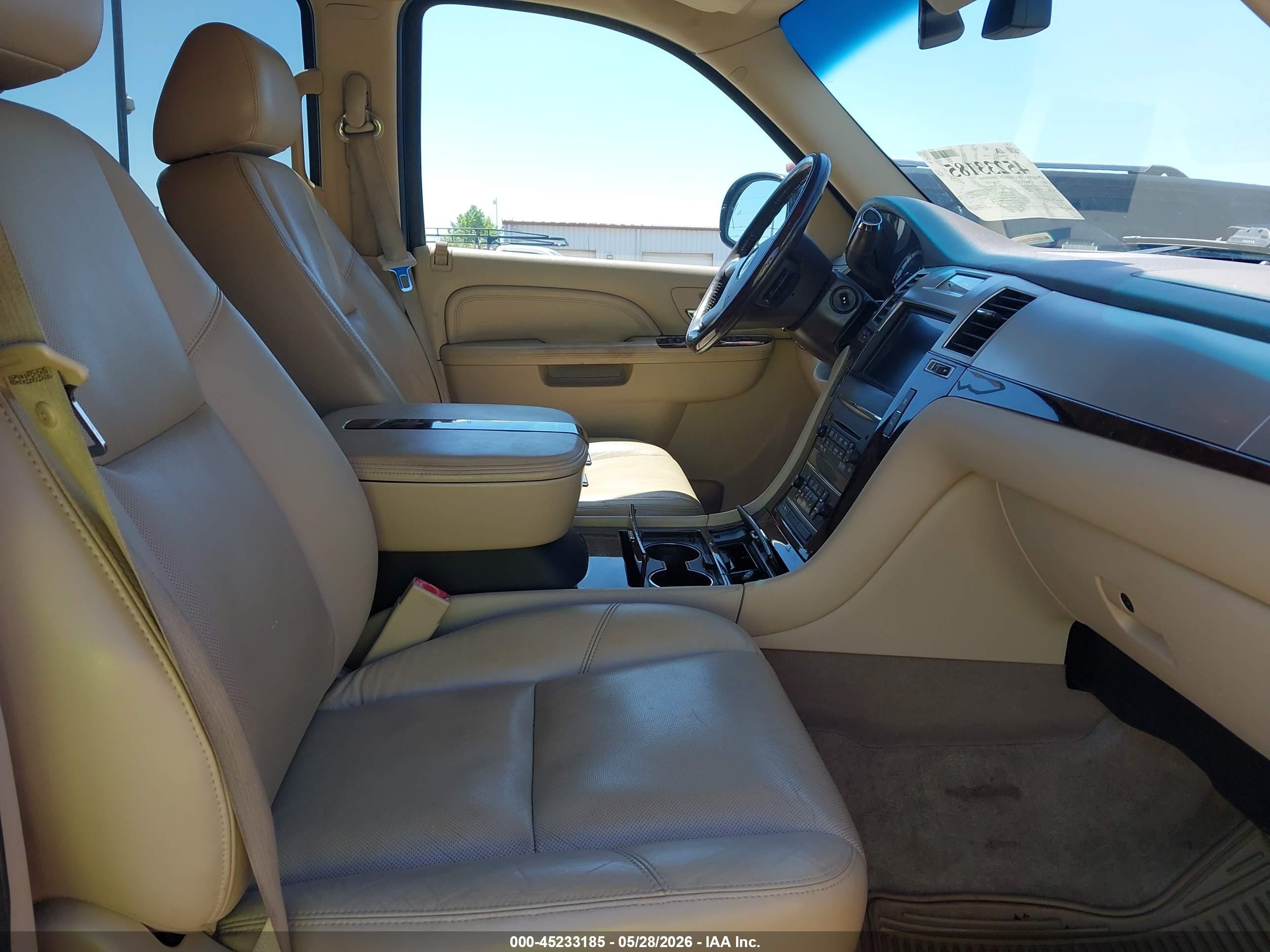 2011 Cadillac Escalade Luxury Black vin: 1GYS4BEF4BR133035