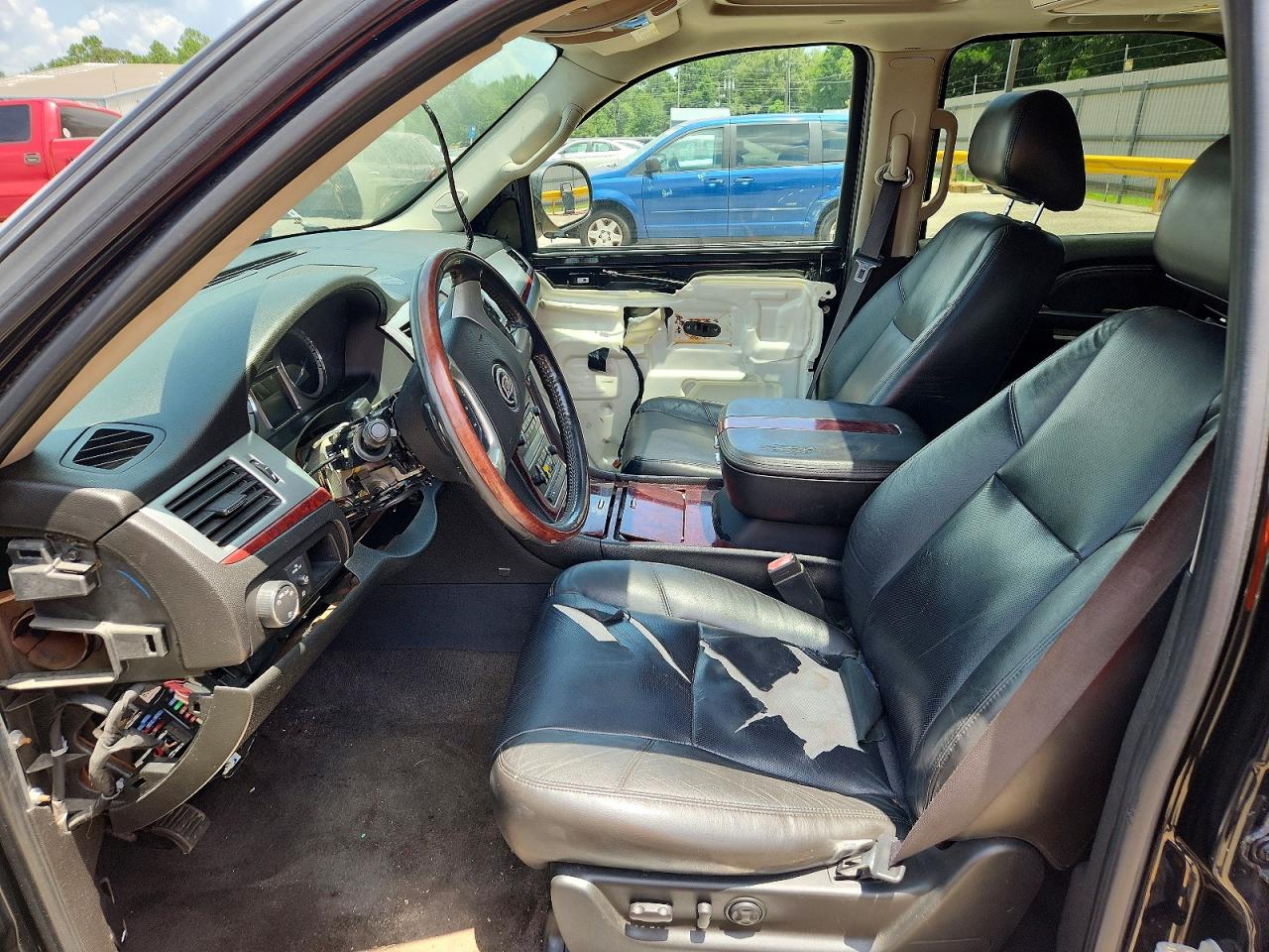 2011 Cadillac Escalade Luxury Black vin: 1GYS4BEF5BR130046
