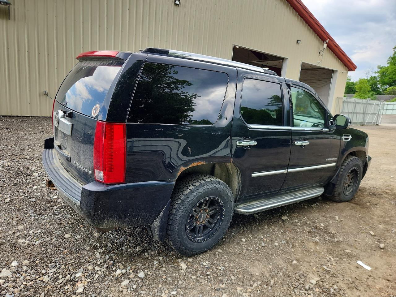 2011 Cadillac Escalade Luxury Black vin: 1GYS4BEF5BR356135