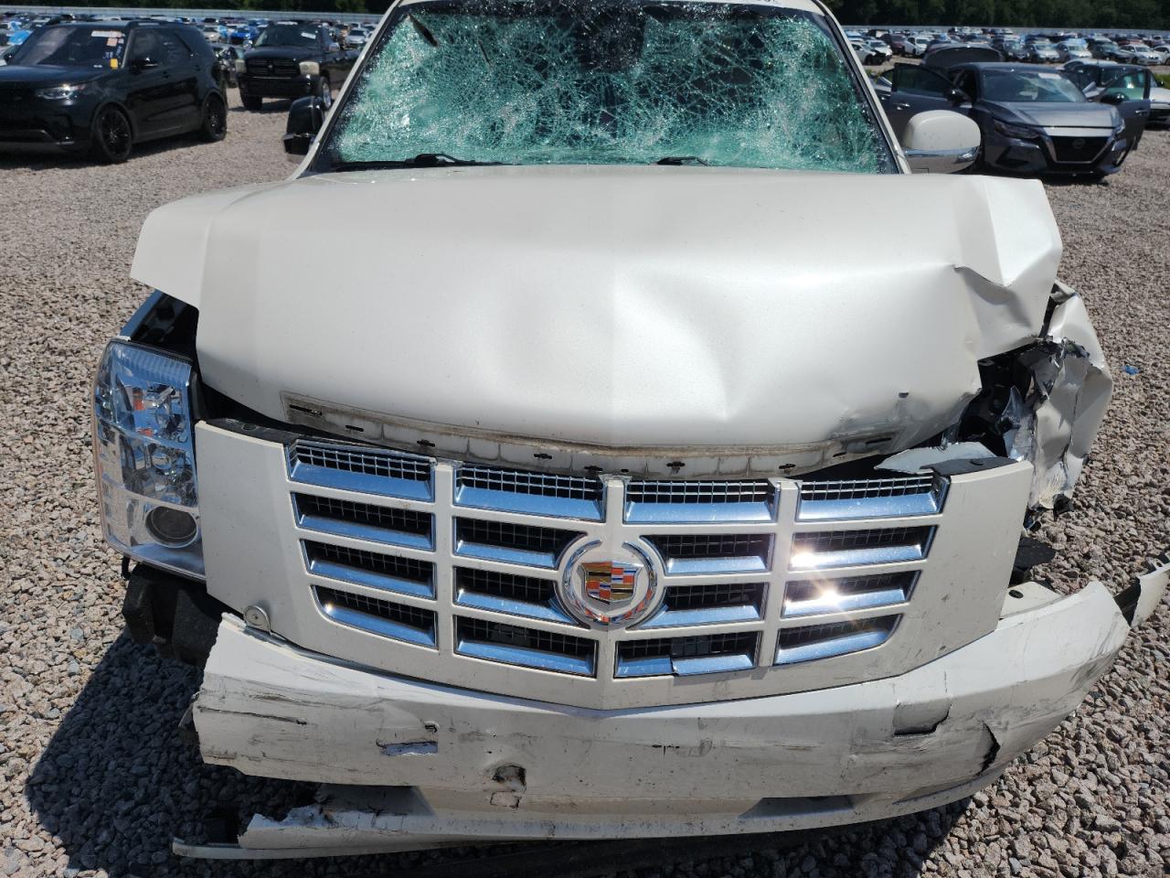 2013 Cadillac Escalade Luxury Cream vin: 1GYS4BEF5DR228139