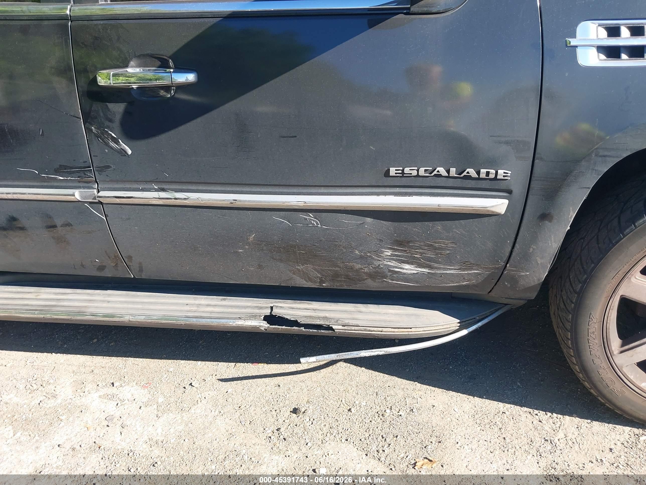 2011 Cadillac Escalade Luxury Gray vin: 1GYS4BEF6BR147261