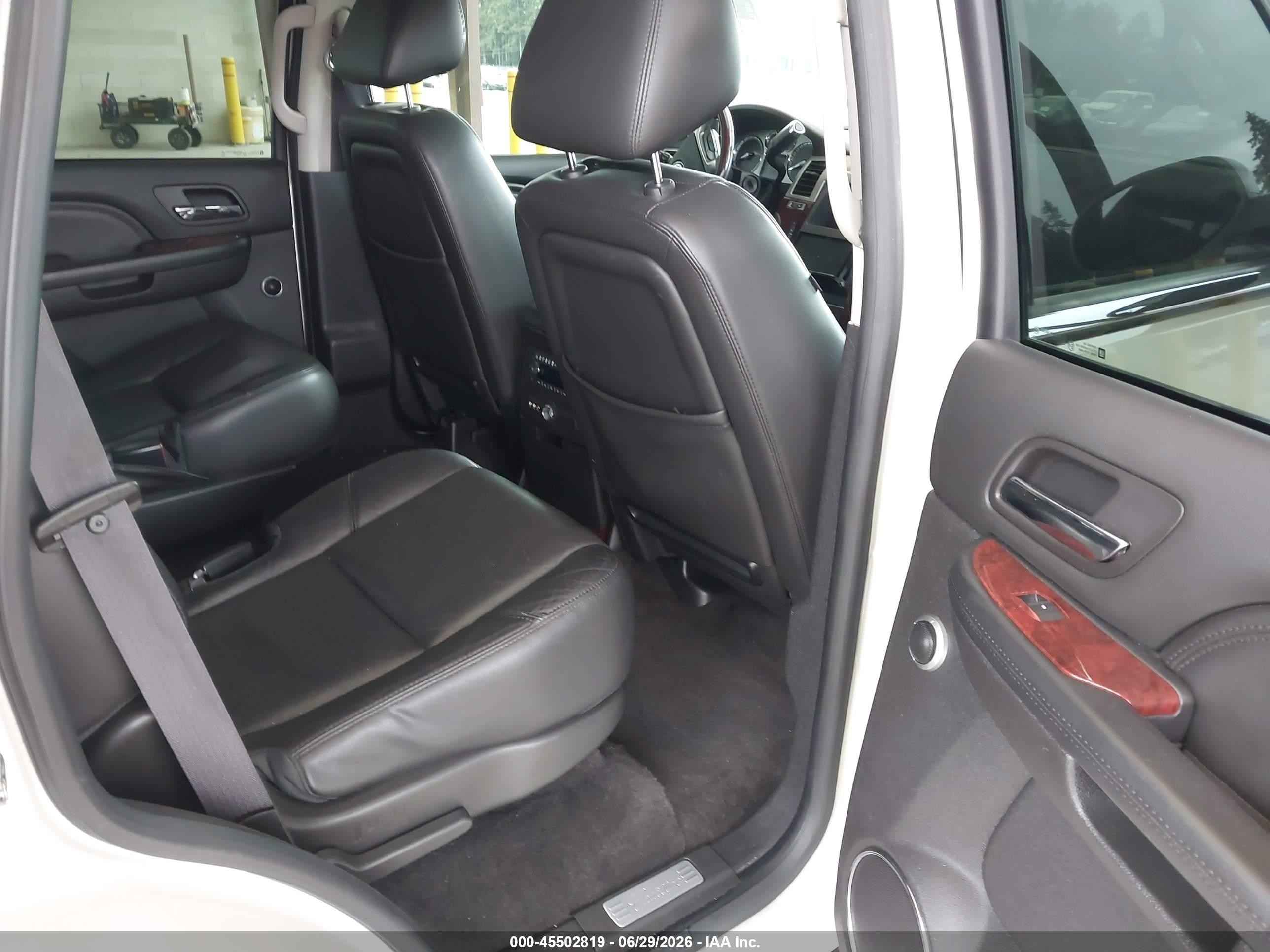 2013 Cadillac Escalade Luxury White vin: 1GYS4BEF6DR281187