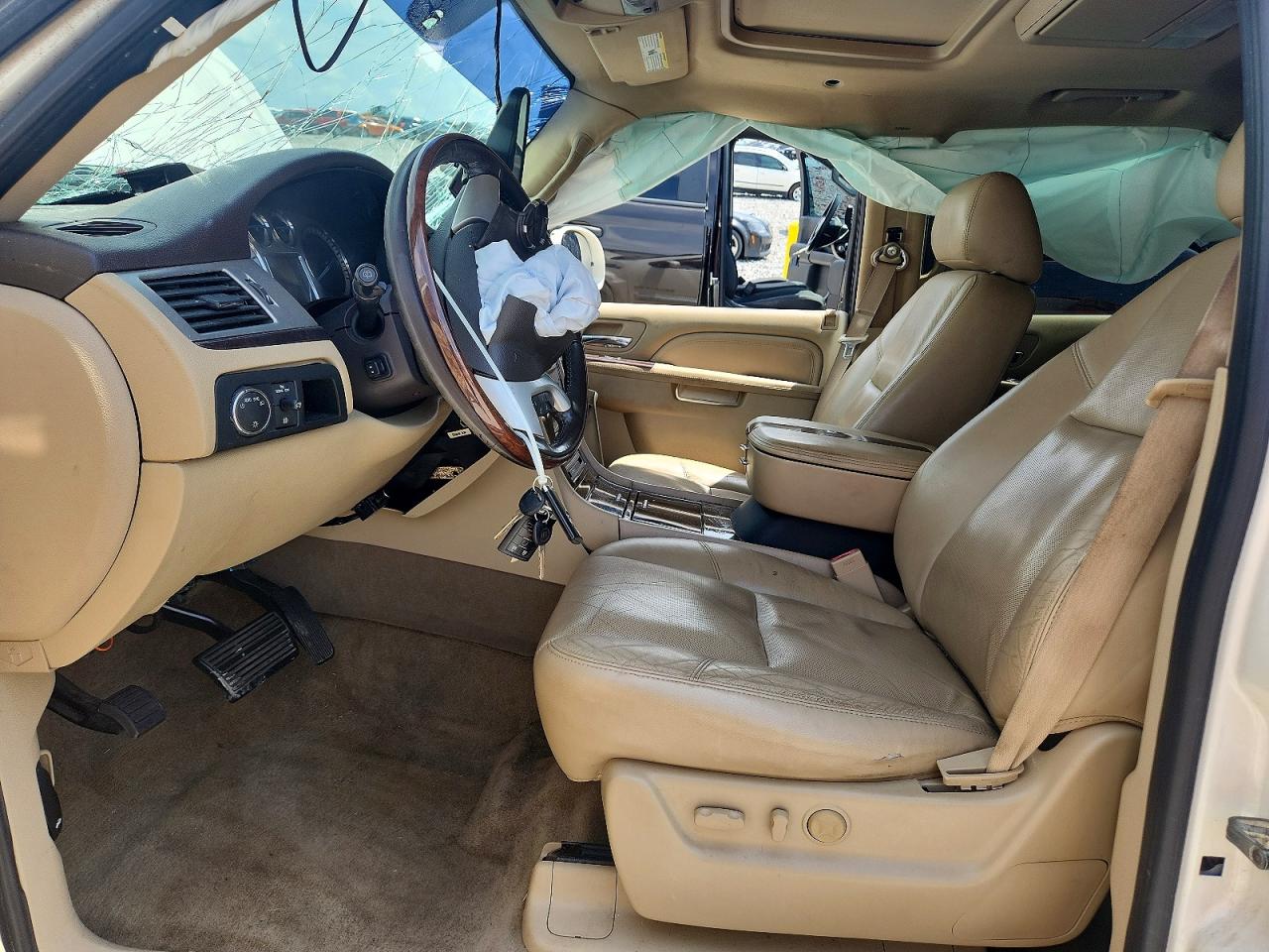 2011 Cadillac Escalade Luxury White vin: 1GYS4BEF7BR126709