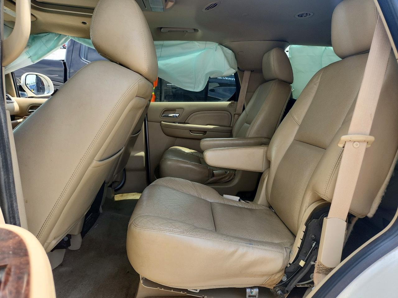 2011 Cadillac Escalade Luxury White vin: 1GYS4BEF7BR126709