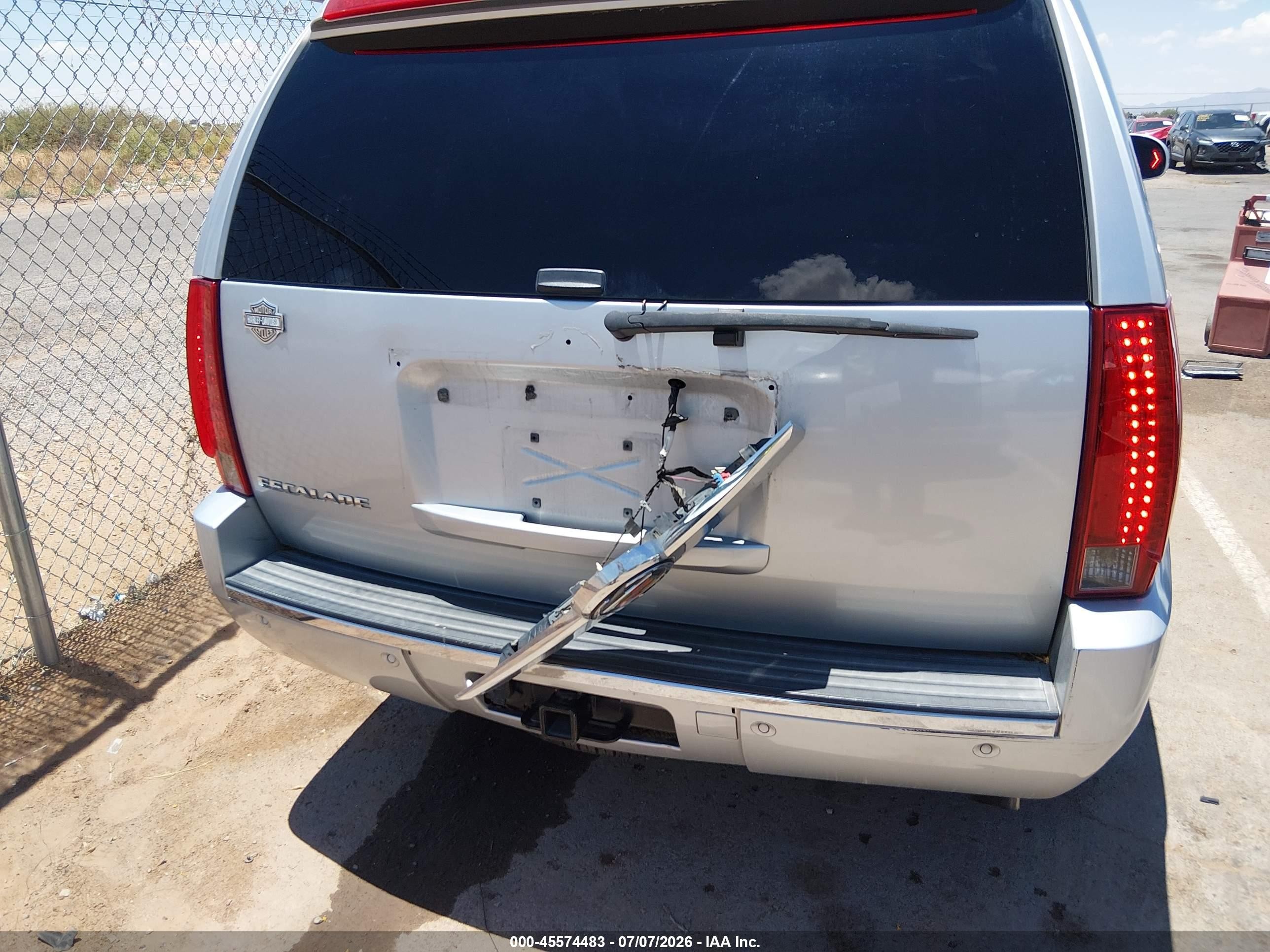 2014 Cadillac Escalade Luxury Silver vin: 1GYS4BEF7ER231061