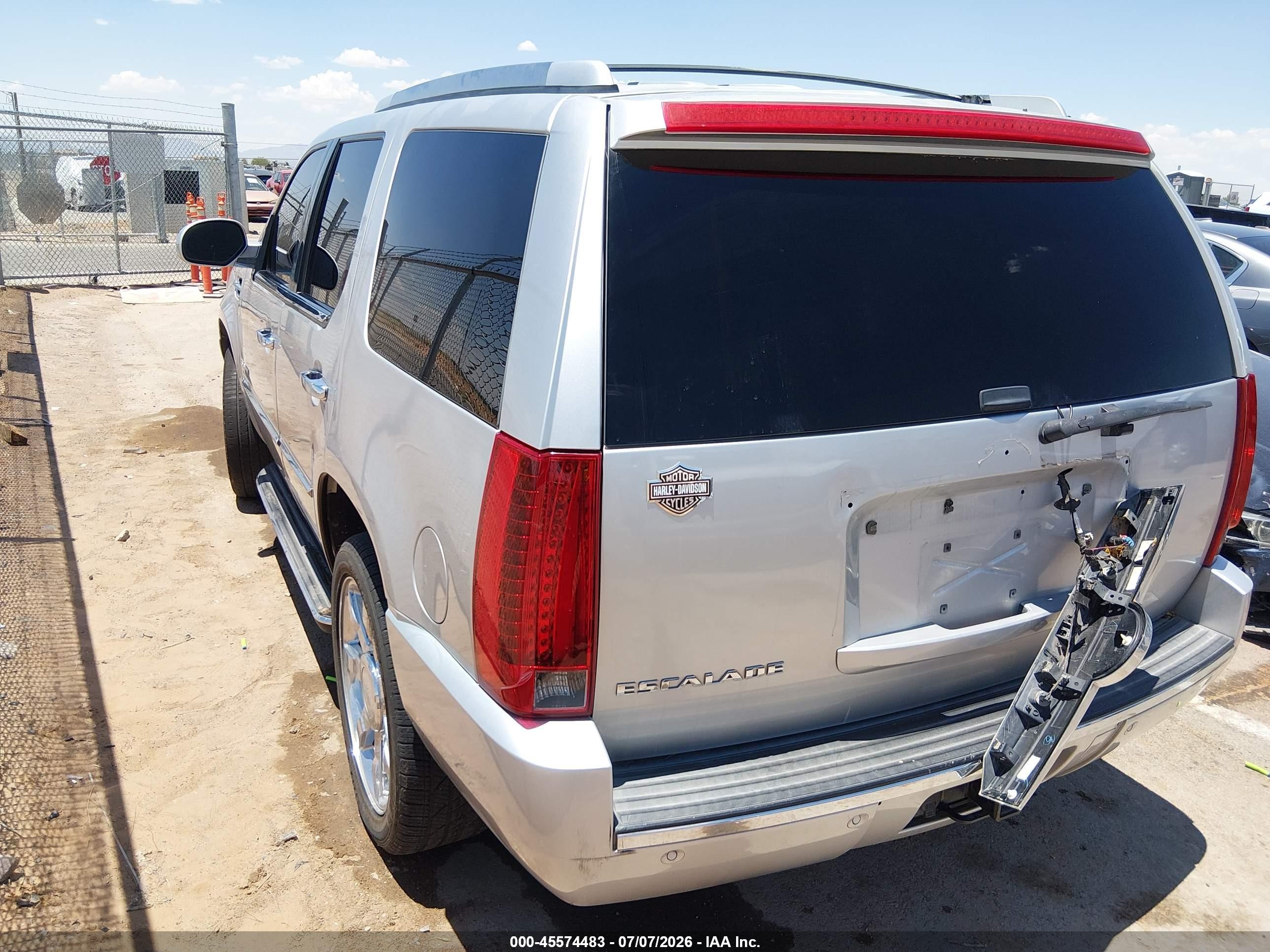 2014 Cadillac Escalade Luxury Silver vin: 1GYS4BEF7ER231061
