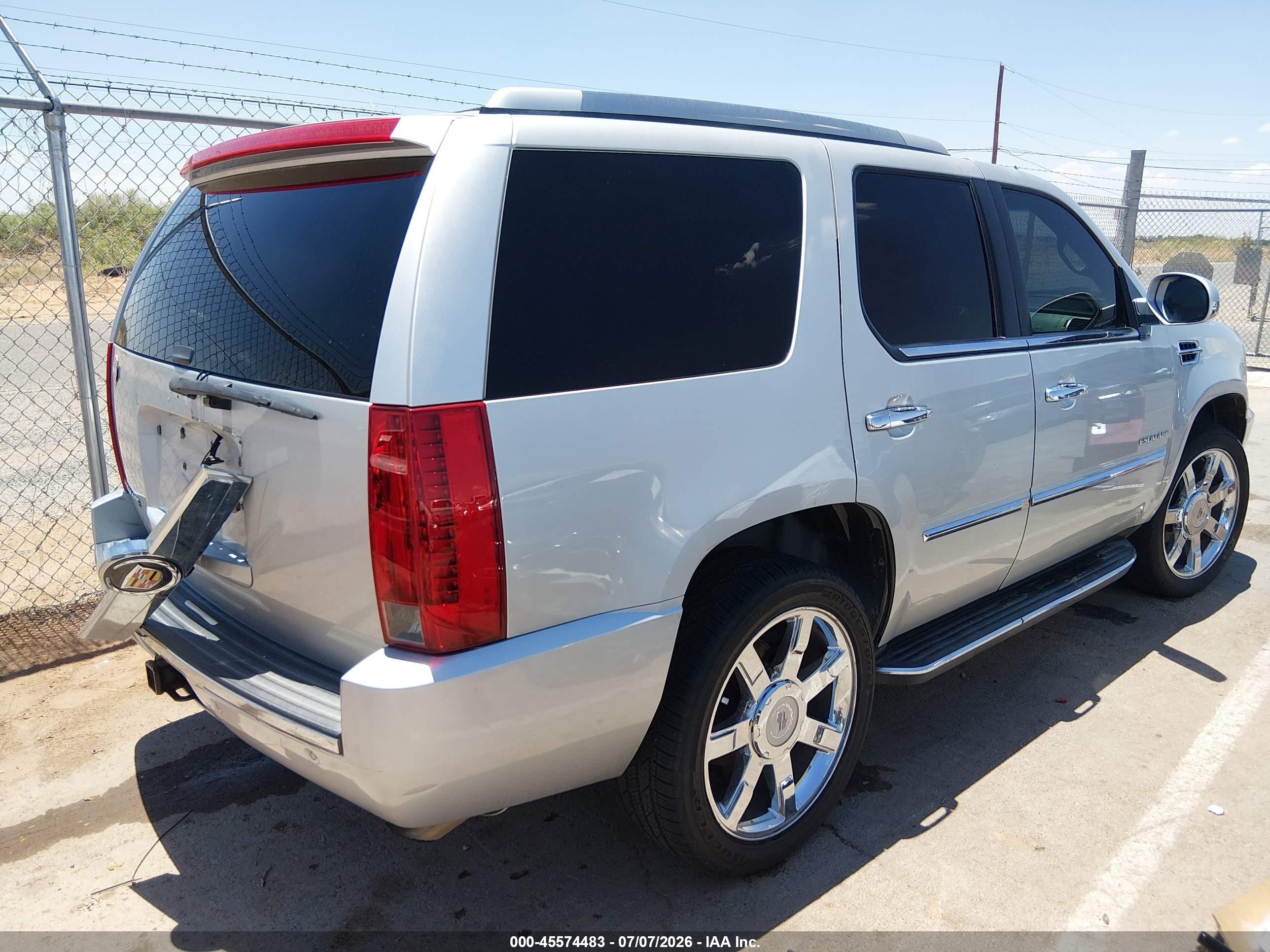 2014 Cadillac Escalade Luxury Silver vin: 1GYS4BEF7ER231061